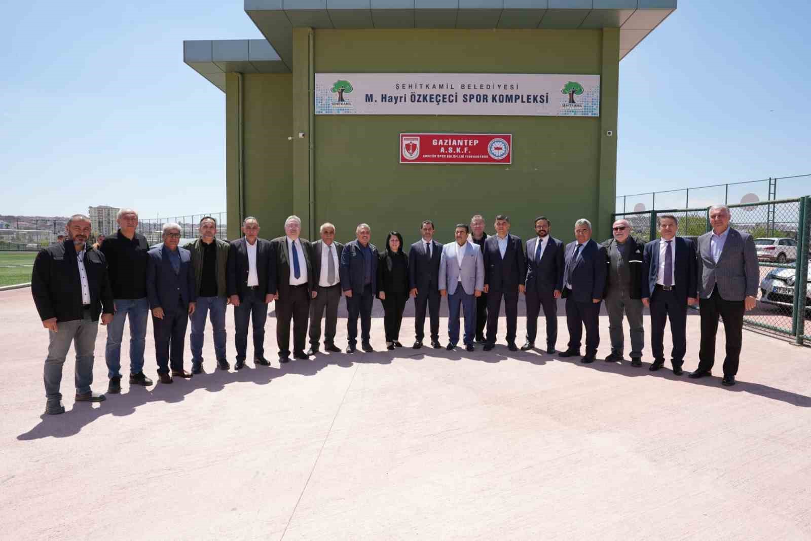 ŞEHİTKAMİL BELEDİYE BAŞKANI RIDVAN FADILOĞLU, ASKF GAZİANTEP BAŞKANI ABDÜLKADİR GÖZEGİR’İ