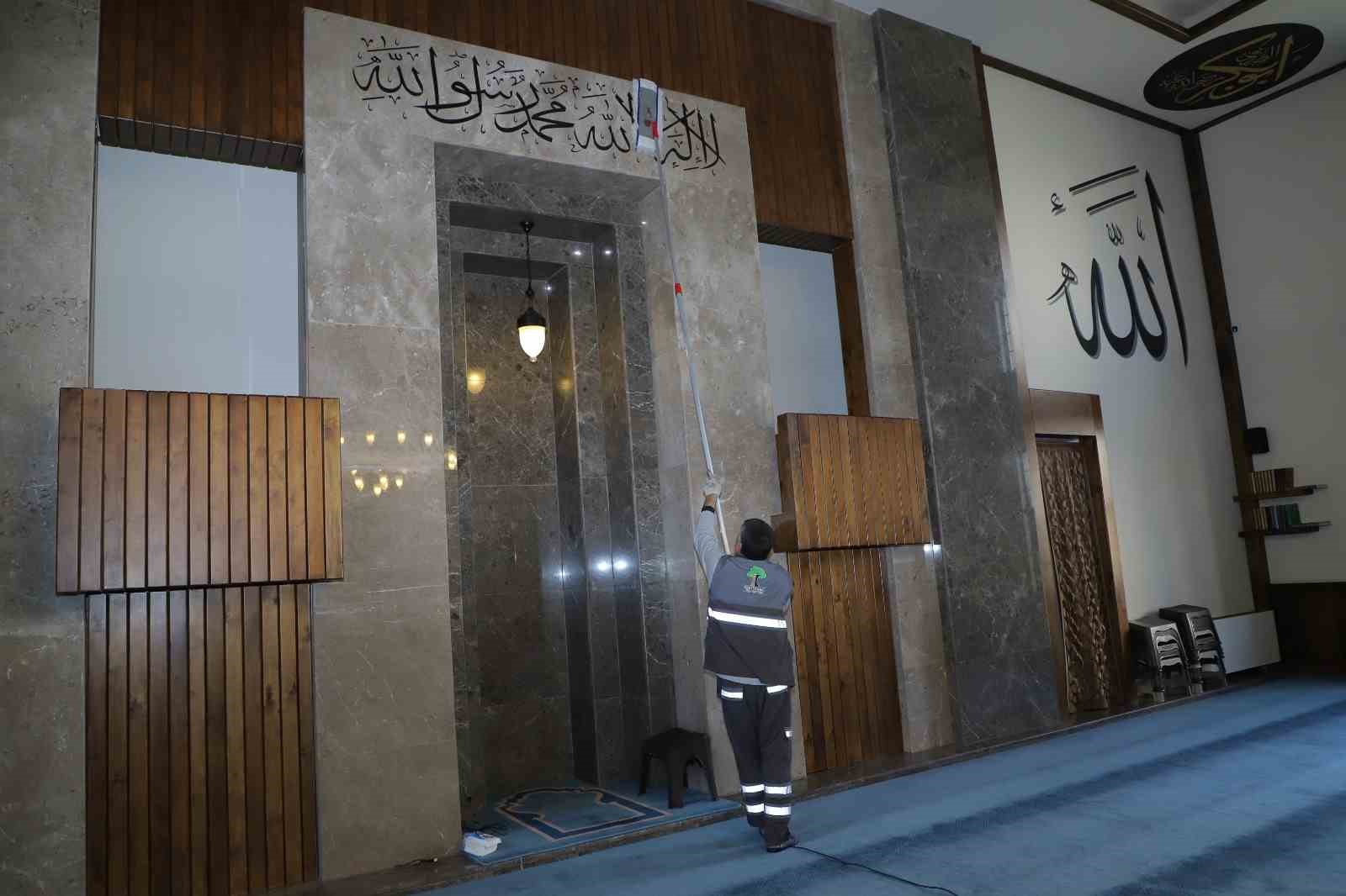 ŞEHİTKAMİL’DEKİ TÜM CAMİLER BAYRAM NAMAZINA HAZIR