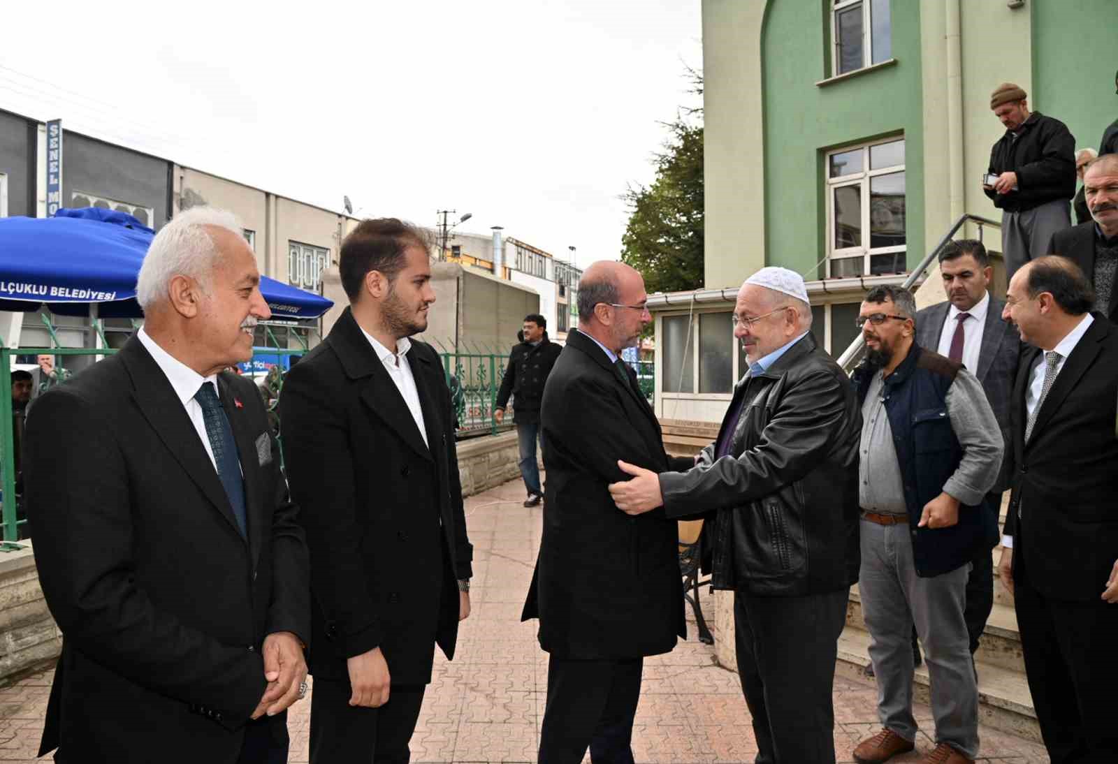 SELÇUKLU BELEDİYE BAŞKANI AHMET PEKYATIRMACI, CUMA BULUŞMALARI ÇERÇEVESİNDE MOBİLYACILAR SİTESİNDE