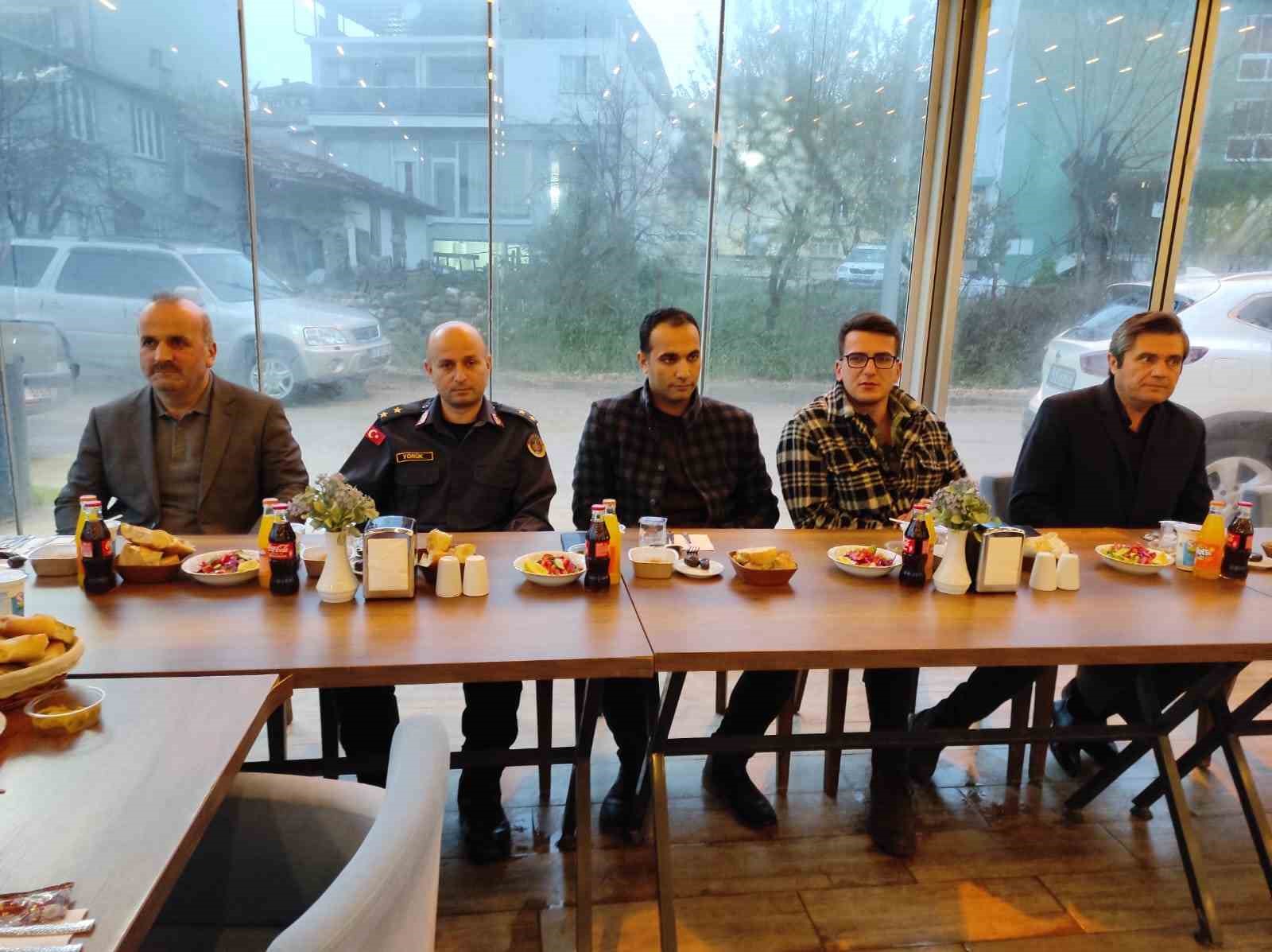 SELENDİ KAYMAKAMLIĞI SOSYAL YARDIMLAŞMA VE DAYANIŞMA VAKFI TARAFINDAN KAYMAKAM HALİL