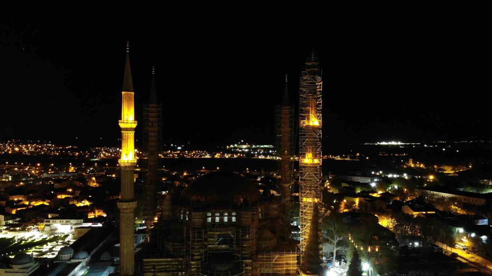 EDİRNE’DE RAMAZANIN SON TERAVİH NAMAZI KILINDI