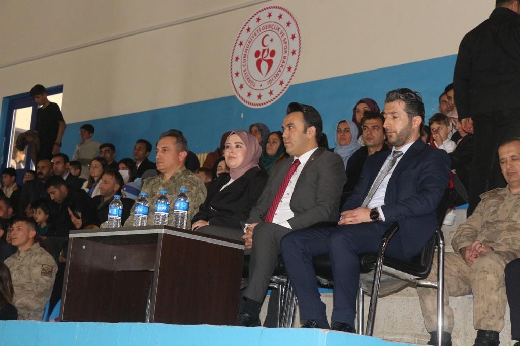 HAKKARİ’NİN ŞEMDİNLİ İLÇESİNDE 23 NİSAN ULUSAL EGEMENLİK VE ÇOCUK BAYRAMI