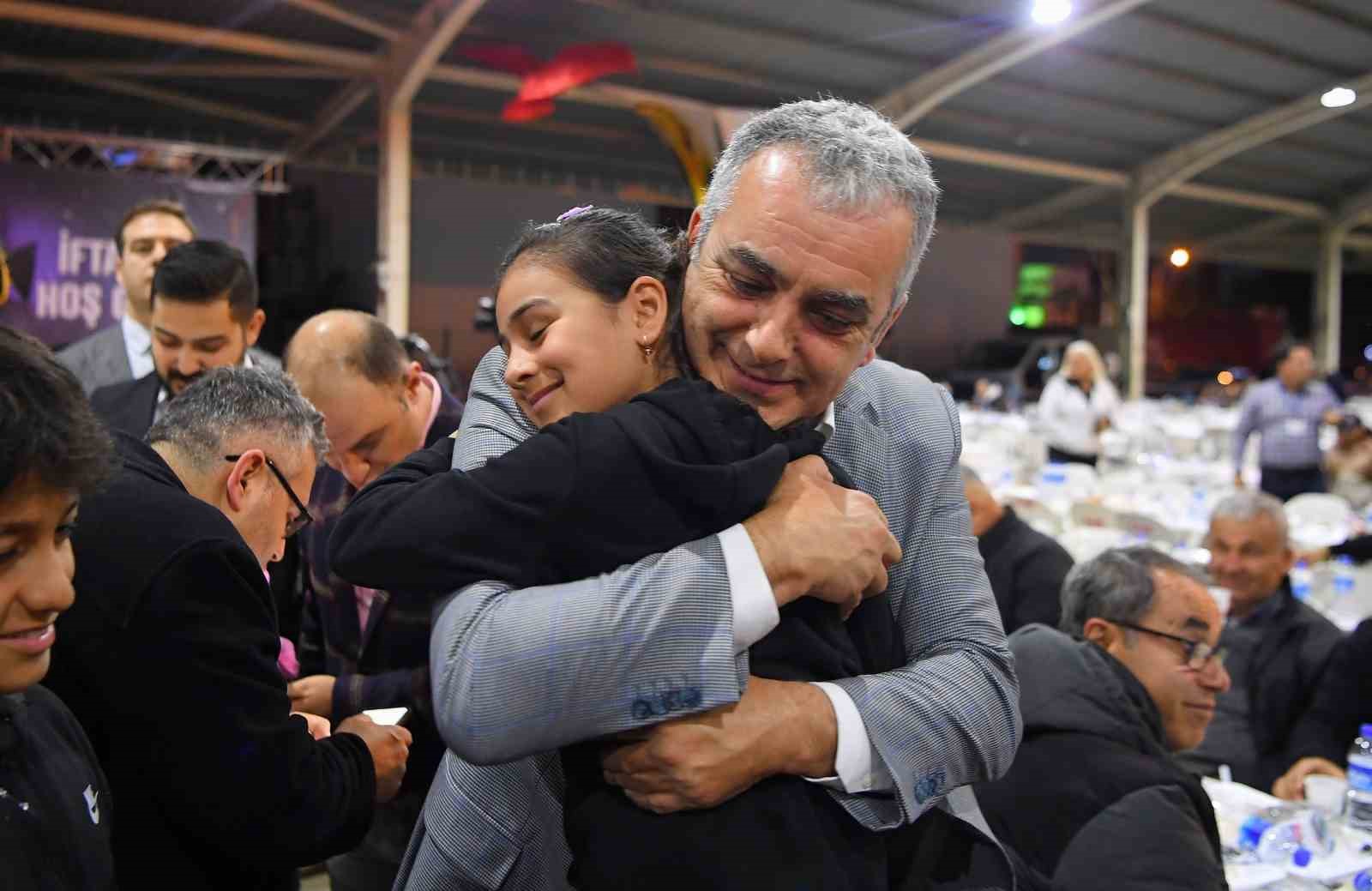 KONYAALTI BELEDİYESİ, RAMAZAN AYI DOLAYISIYLA İFTAR SOFRASINI KURMAYA DEVAM EDİYOR.