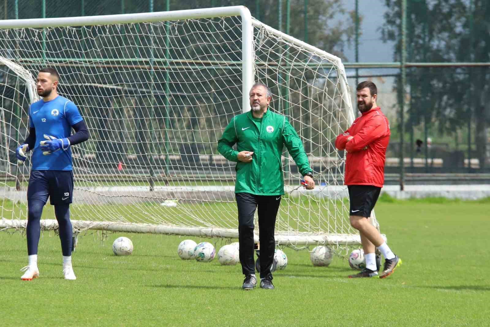 TFF 2. LİG BEYAZ GRUP TEMSİLCİLERİNDEN MENEMEN FK, SERKAN AFACAN’IN