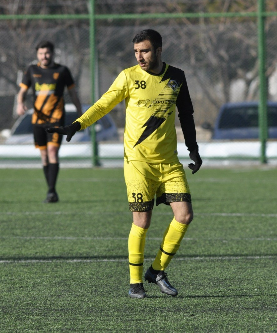 KAYSERİ SÜPER AMATÖR KÜME'DE MÜCADELE EDEN KOCASİNAN ŞİMŞEKSPOR'UN FORMASINI GİYEN