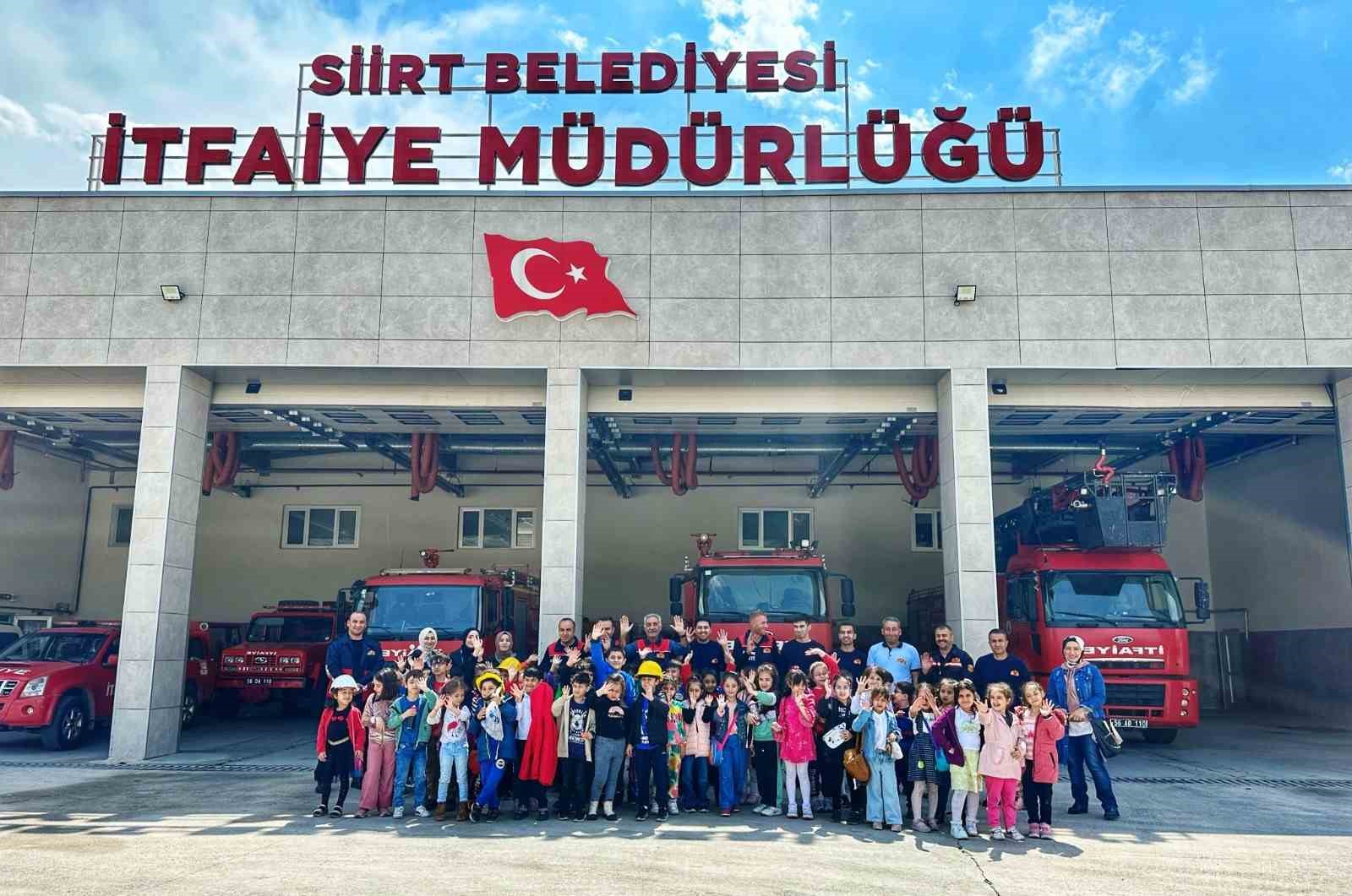 SİİRT’TE 80. YIL İLKÖĞRETİM OKULU ÖĞRENCİLERİNE YANGIN TEHLİKELERİNE KARŞI BİLİNÇ