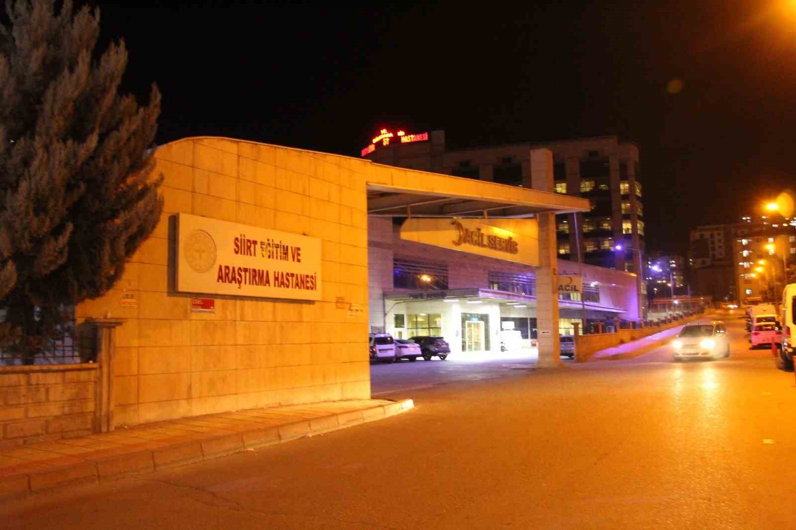 SİİRT'TE KAMYONET İLE OTOMOBİLİN KAFA KAFAYA ÇARPIŞMASI SONUCU MEYDANA GELEN