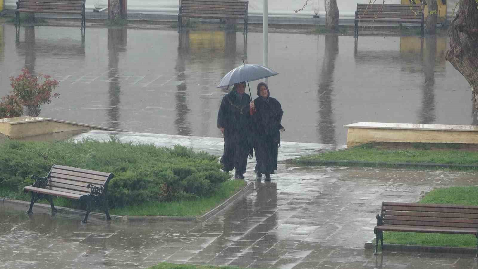 METEOROLOJİ BÖLGE MÜDÜRLÜĞÜ SİİRT BÖLGE TAHMİN VE UYARI MERKEZİ'NDEN SİİRT