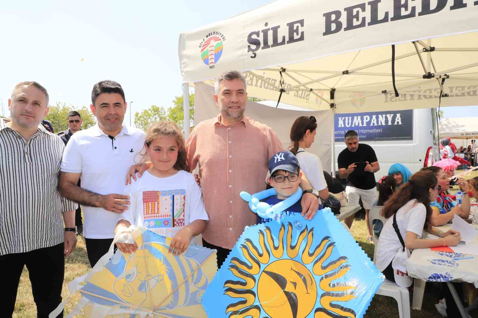 TÜRK MİLLETİNİN GÖNLÜNDE, ONUN BAĞIMSIZLIĞININ SARSILMAZ İFADESİ OLARAK BÜYÜK BİR