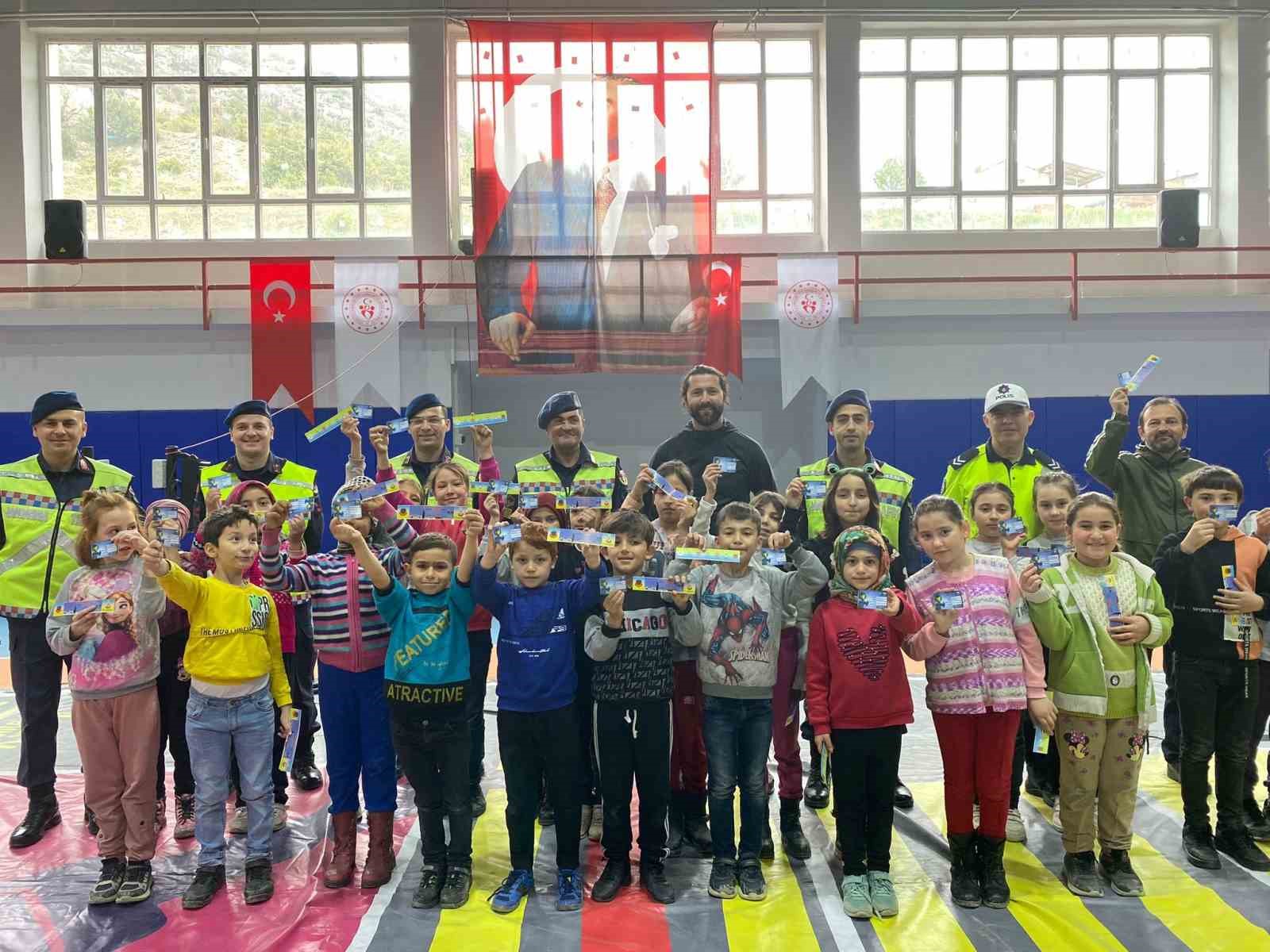 SİMAV’DA TEMEL TRAFİK KURALLARI EĞİTİM FAALİYETLERİ