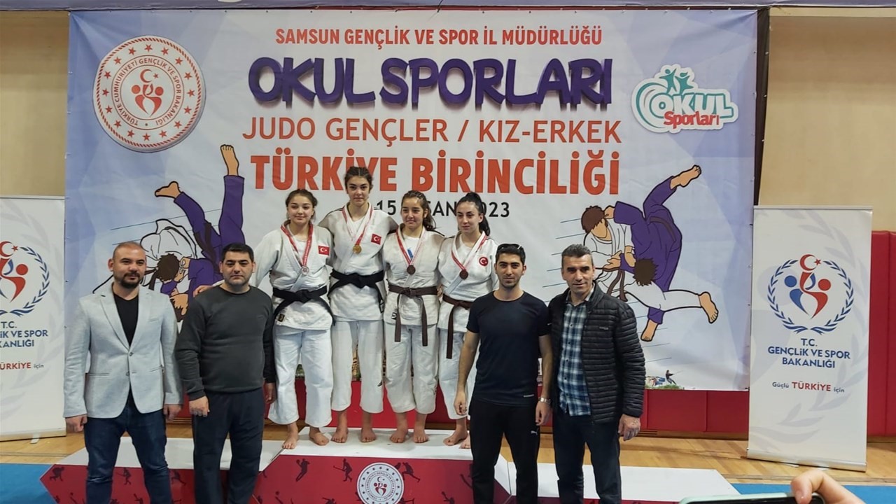 SAMSUN’DA DÜZENLENEN OKUL SPORLARI JUDO GENÇLER TÜRKİYE BİRİNCİLİĞİNE SİVAS’I TEMSİLEN