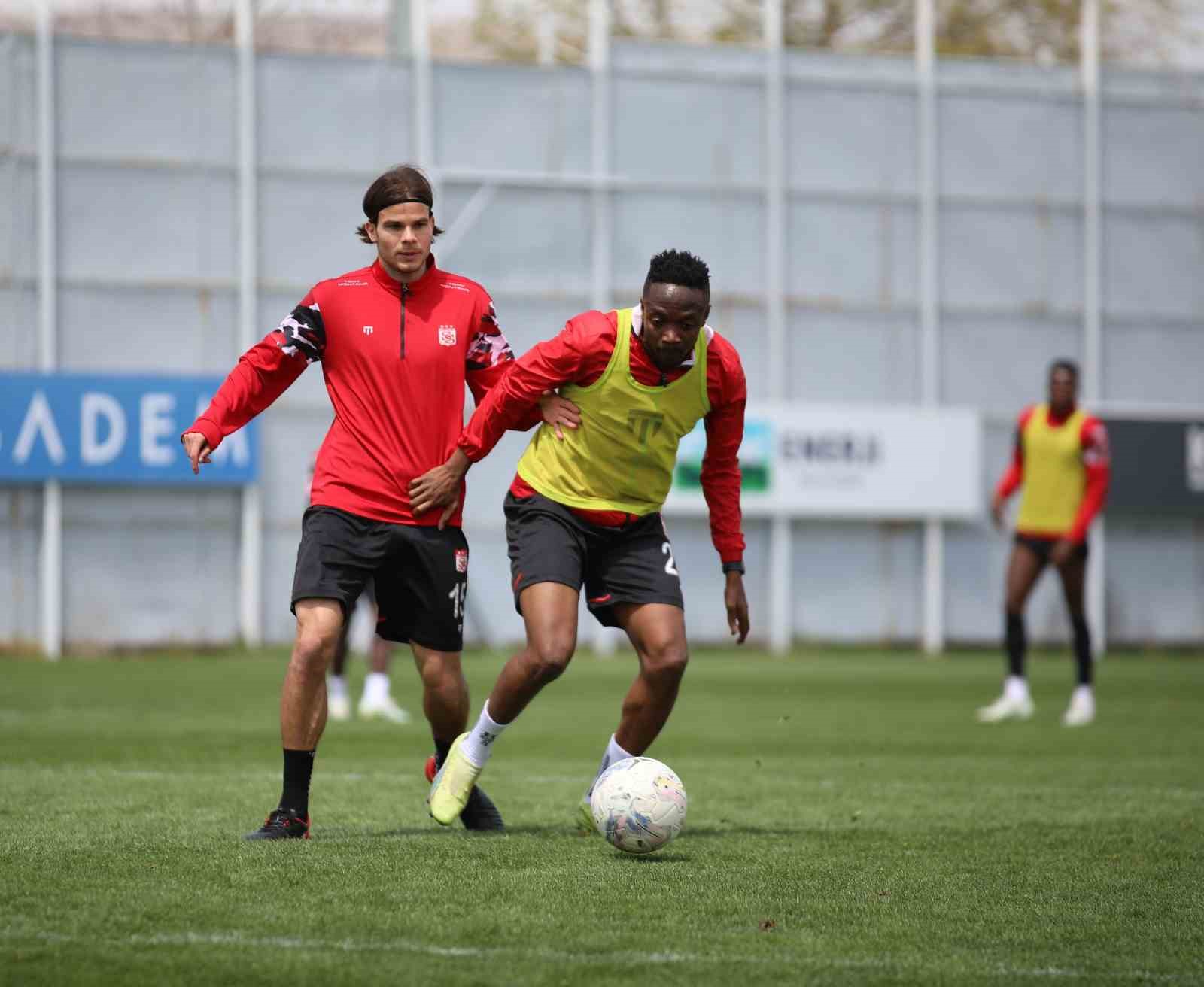 SPOR TOTO SÜPER LİG'İN 31. HAFTA MAÇINDA ANTALYASPOR İLE KARŞILAŞACAK
