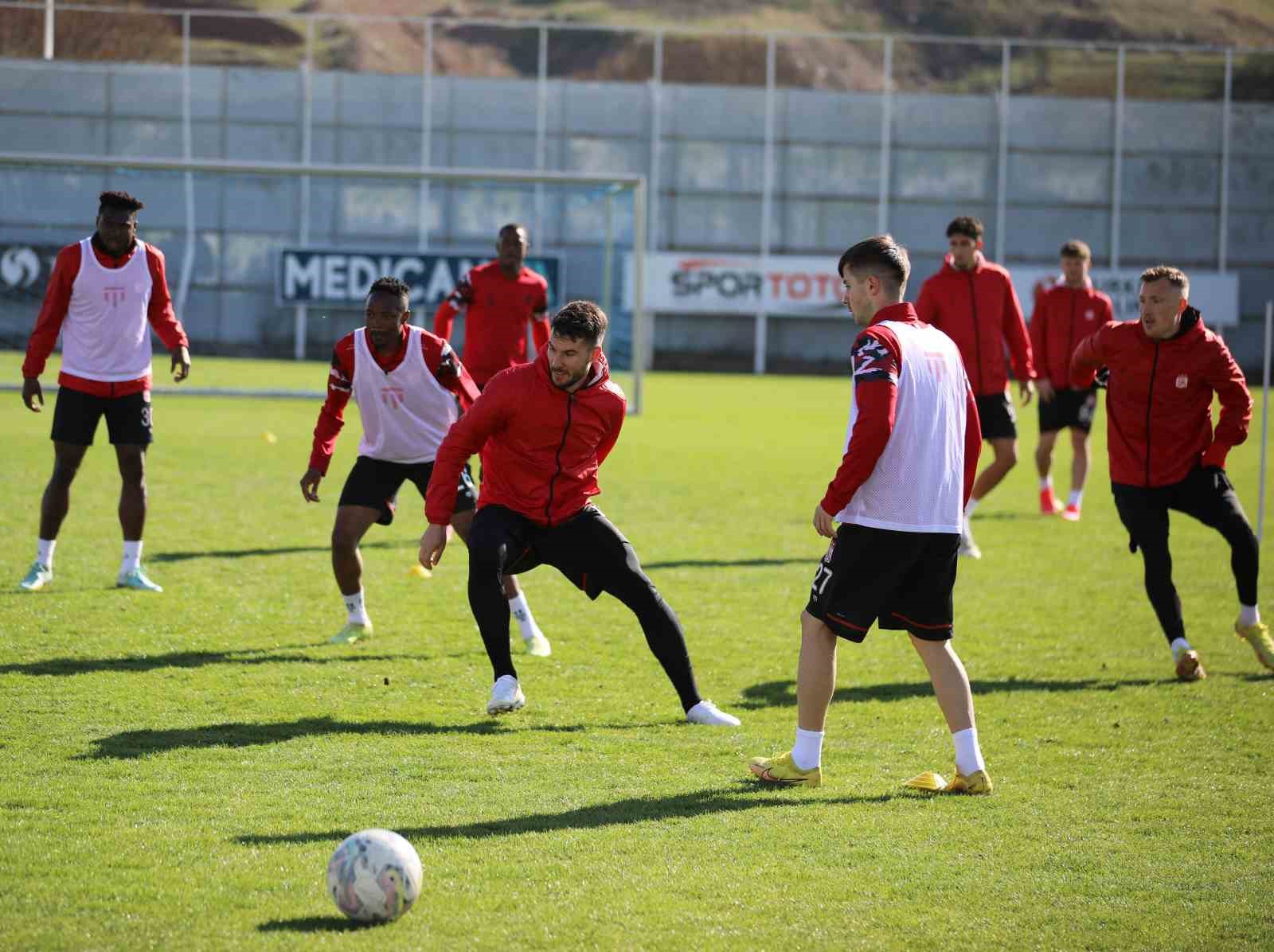SPOR TOTO SÜPER LİG'İN 31. HAFTA MAÇINDA ANTALYASPOR İLE KARŞILAŞACAK