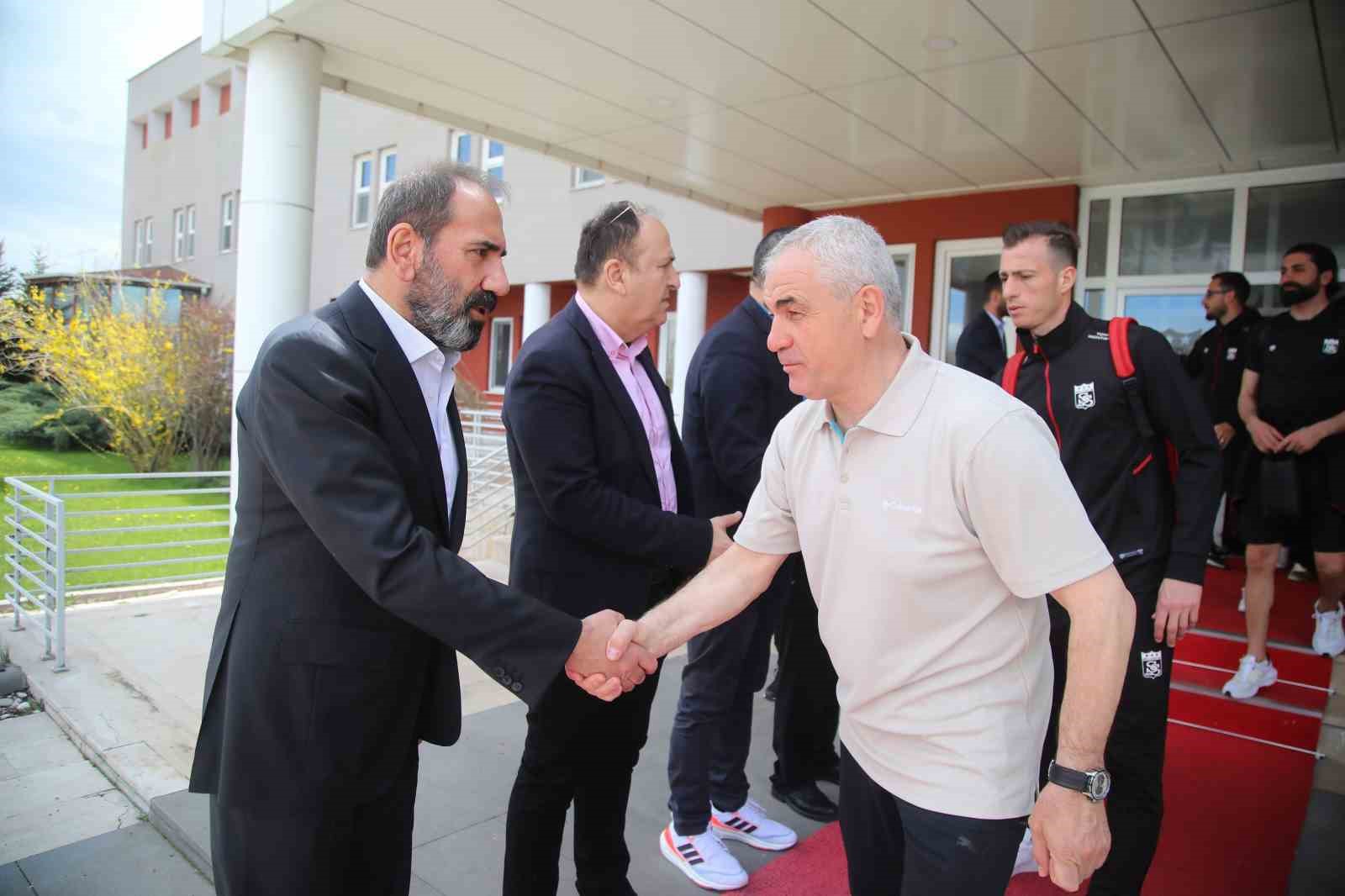 DG SİVASSPOR’DA BAYRAMLAŞMA TÖRENİ SİVASSPOR VALİ LÜTFULLAH BİLGİN TESİSLERİ'NDE GERÇEKLEŞTİRİLDİ.