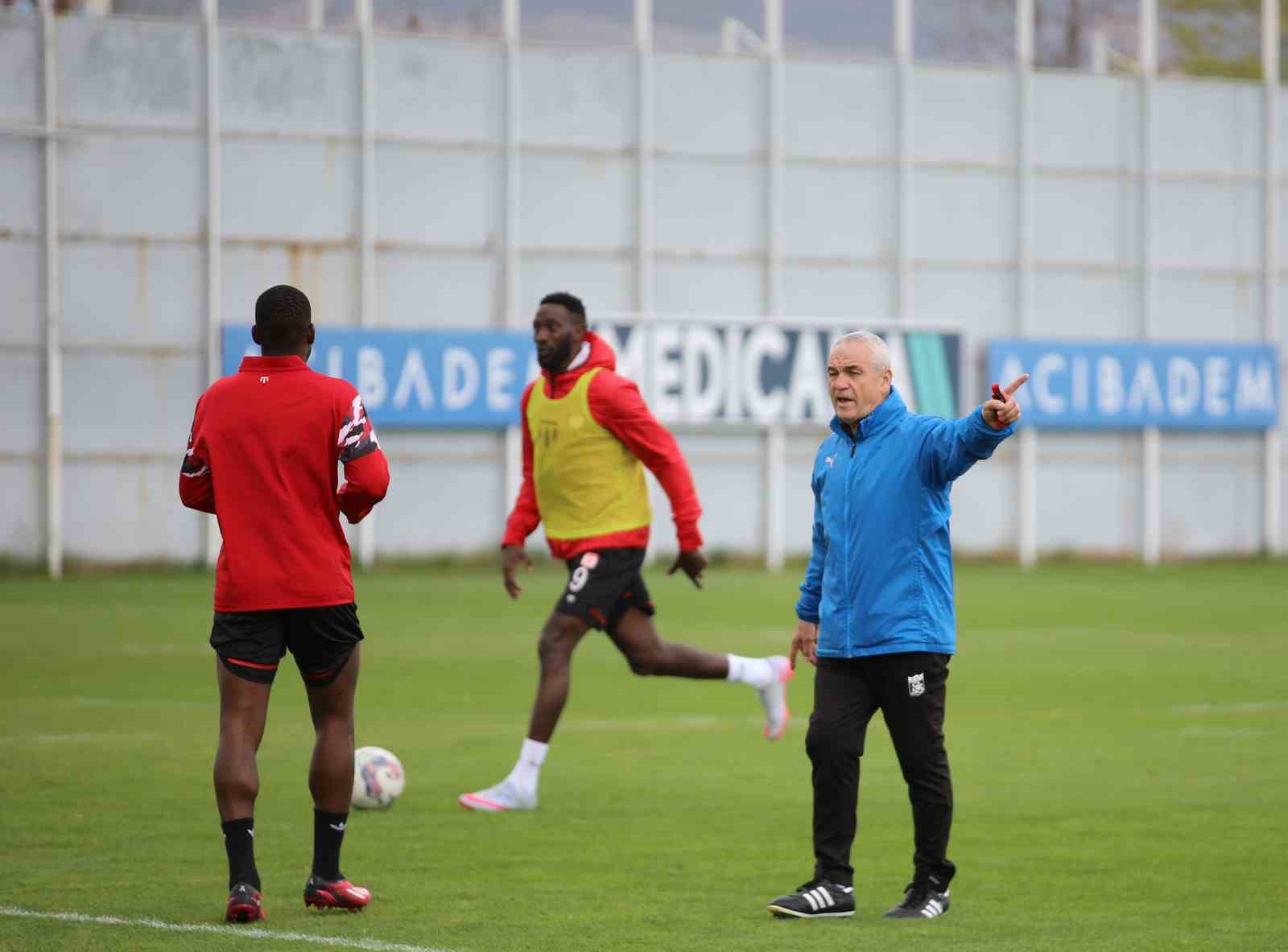 SPOR TOTO SÜPER LİG'İN 32. HAFTA MAÇINDA FENERBAHÇE İLE KARŞILAŞACAK
