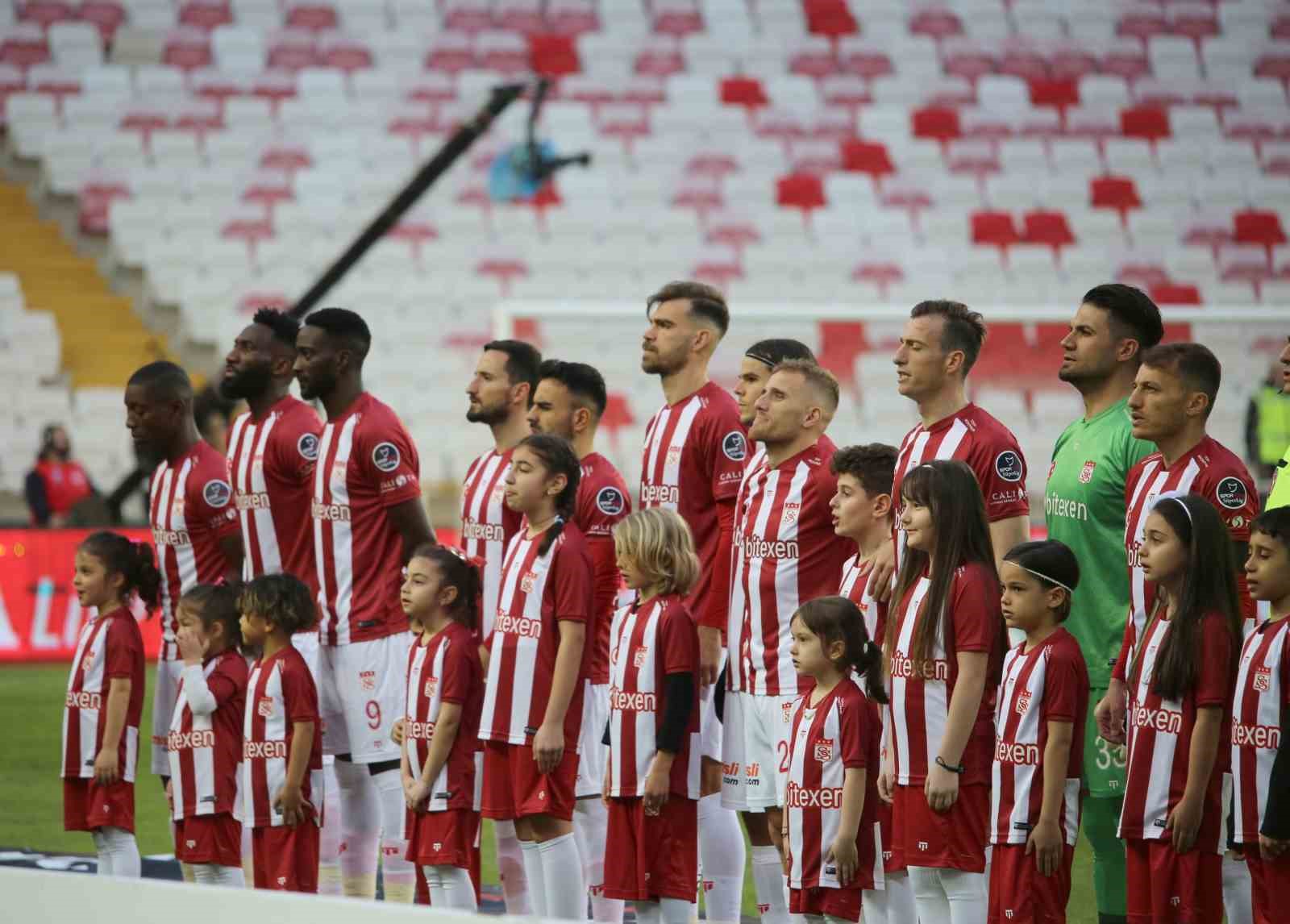 FENERBAHÇE MAÇIYLA BİRLİKTE SÜPER LİG'DE BU SEZON 31. KARŞILAŞMASINA ÇIKAN