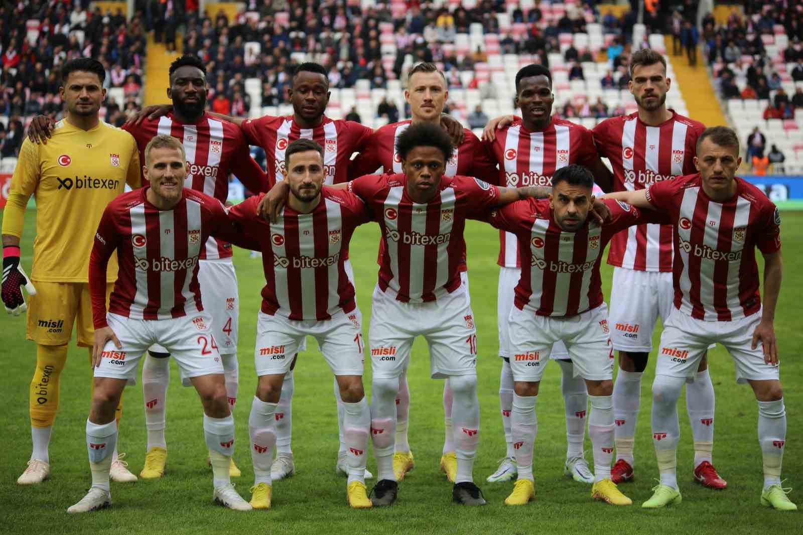 SPOR TOTO SÜPER LİG'İN 28. HAFTASINDA MEDİPOL BAŞAKŞEHŞR İLE KARŞILAŞAN
