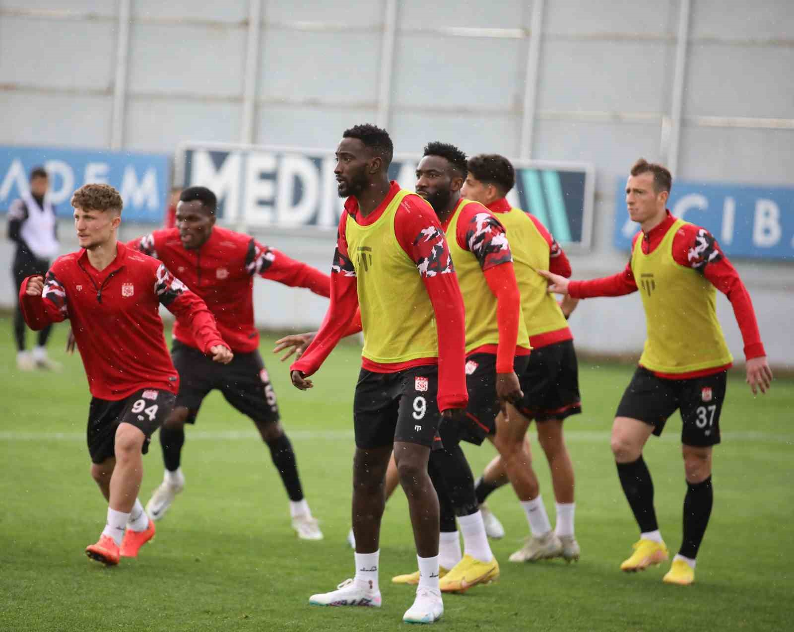 SPOR TOTO SÜPER LİG'İN 30. HAFTA MAÇINDA TRABZONSPOR İLE KARŞILAŞACAK