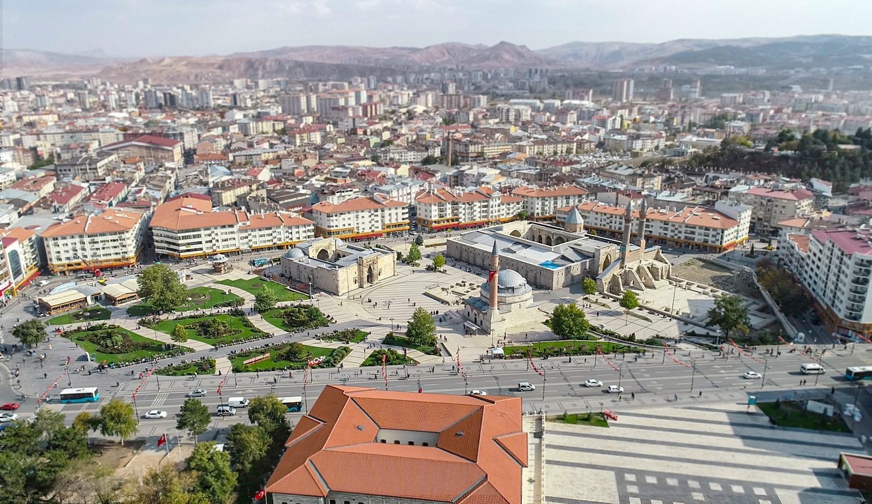 SİVAS’TA ARAÇ SAYISI 178 BİNE DAYANDI (ARŞİV)