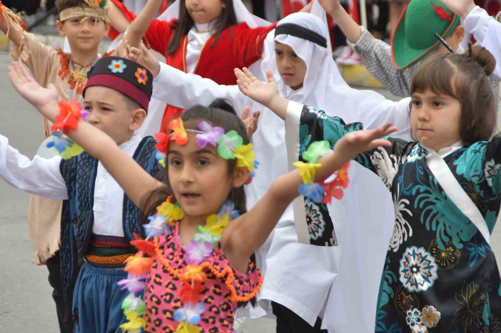 SÖKE’DE 23 NİSAN ULUSAL EGEMENLİK VE ÇOCUK BAYRAMI KUTLANDI