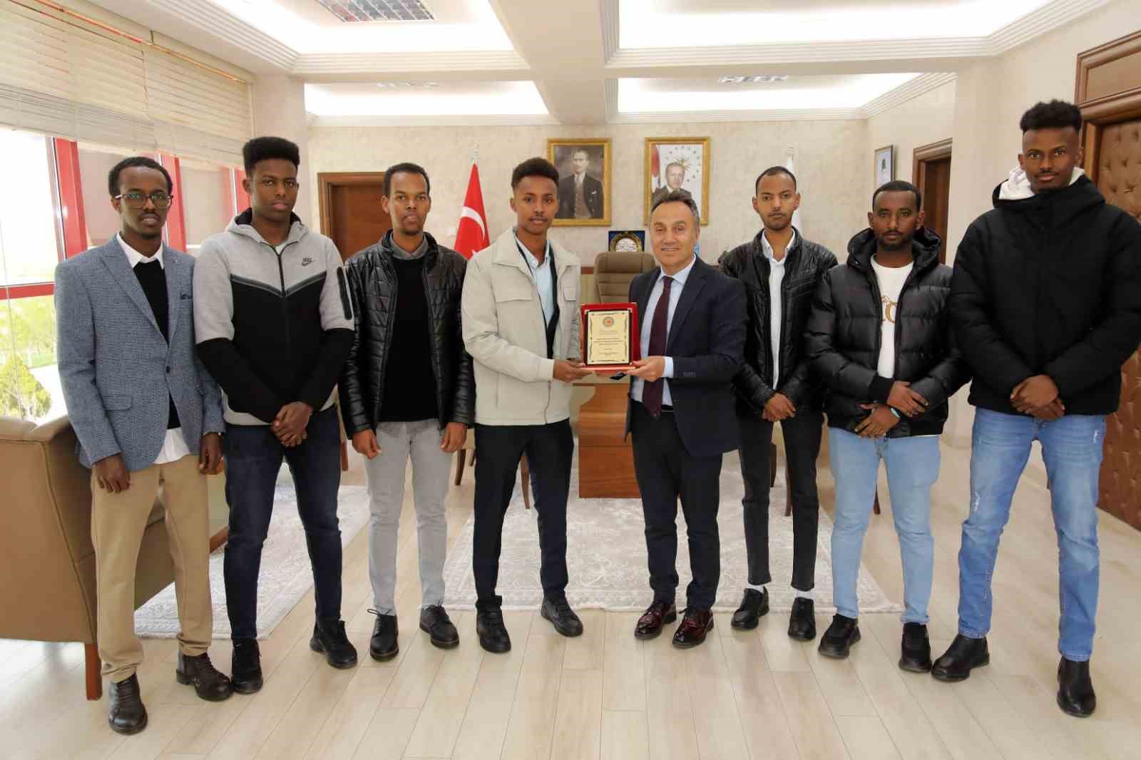 TOKAT GAZİOSMANPAŞA ÜNİVERSİTESİ'NDE EĞİTİM GÖREN ÖĞRENCİLER ALDIKLARI EĞİTİMDEN VE TOKAT'TA