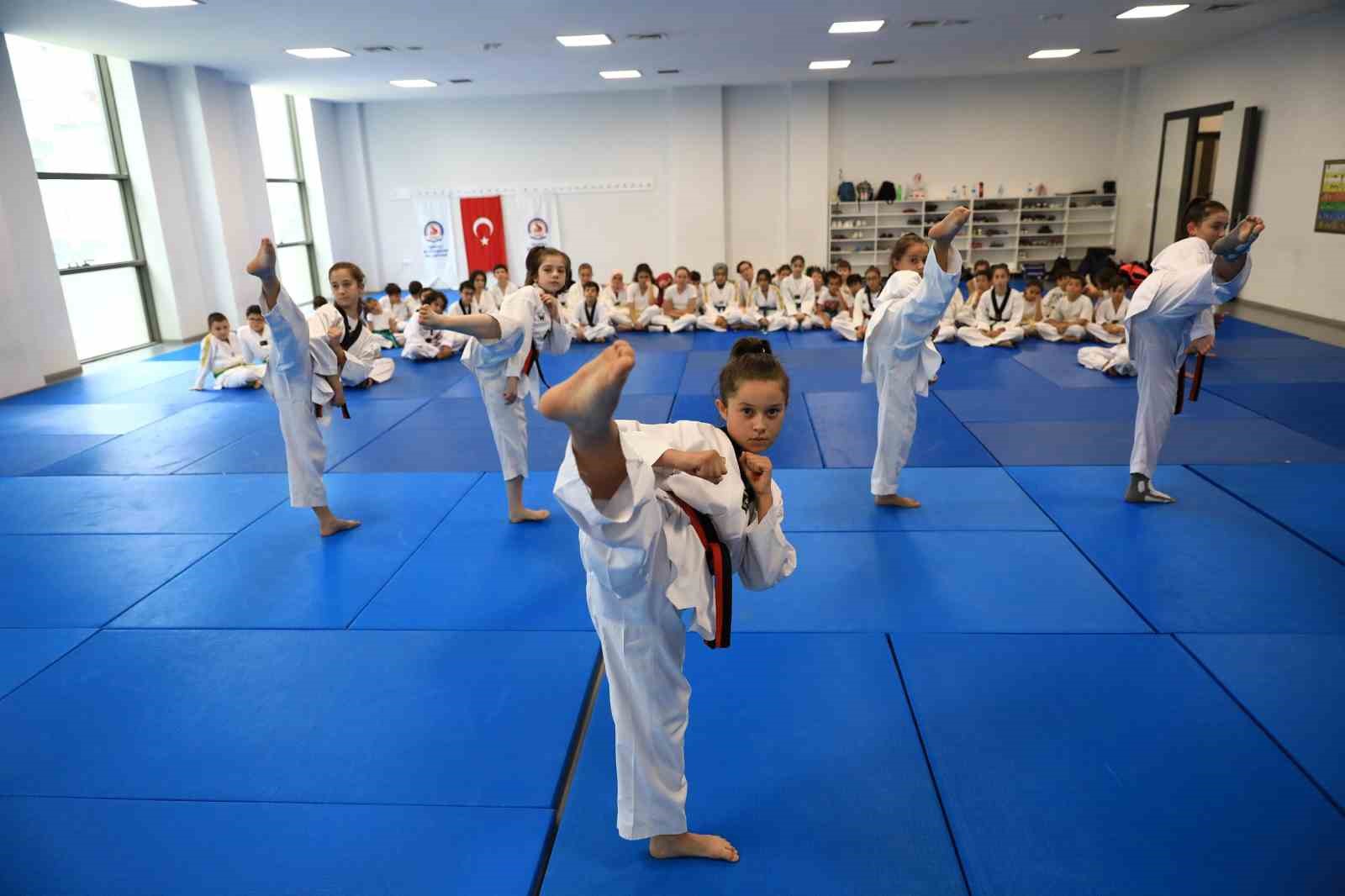 DENİZLİ BÜYÜKŞEHİR BELEDİYESİNİN 6 ŞUBAT’TA YAŞANAN KAHRAMANMARAŞ MERKEZLİ DEPREMLERİN ARDINDAN