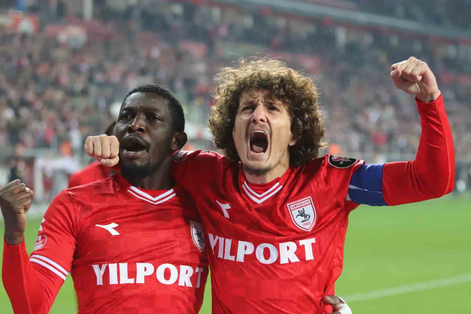 SAMSUNSPOR - TUZLASPOR MAÇINDAN KARELER.