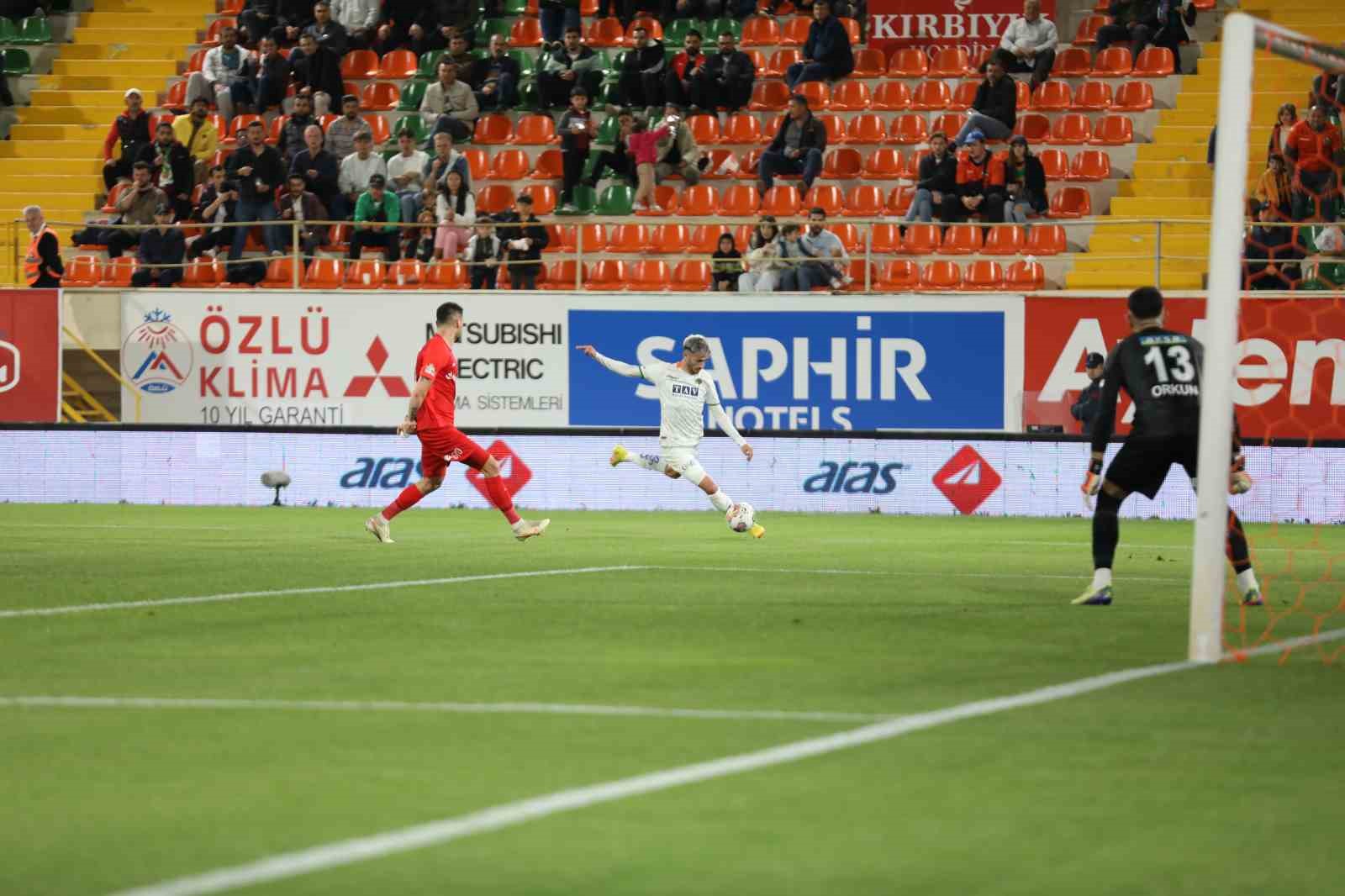 SPOR TOTO SÜPER LİG’İN 32. HAFTASINDA CORENDON ALANYASPOR, ÜMRANİYESPOR’U AĞIRLIYOR.