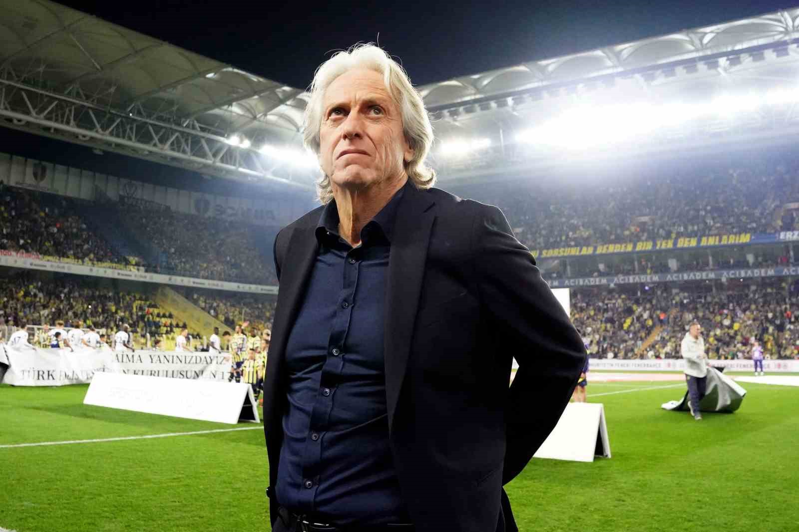Spor Toto Süper Lig: Fenerbahçe: 0 – MKE Ankaragücü: 0 (Maç devam ediyor) SPOR TOTO SÜPER LİG'İN 29. HAFTASINDA FENERBAHÇE, MKE ANKARAGÜCÜ'NÜ KONUK