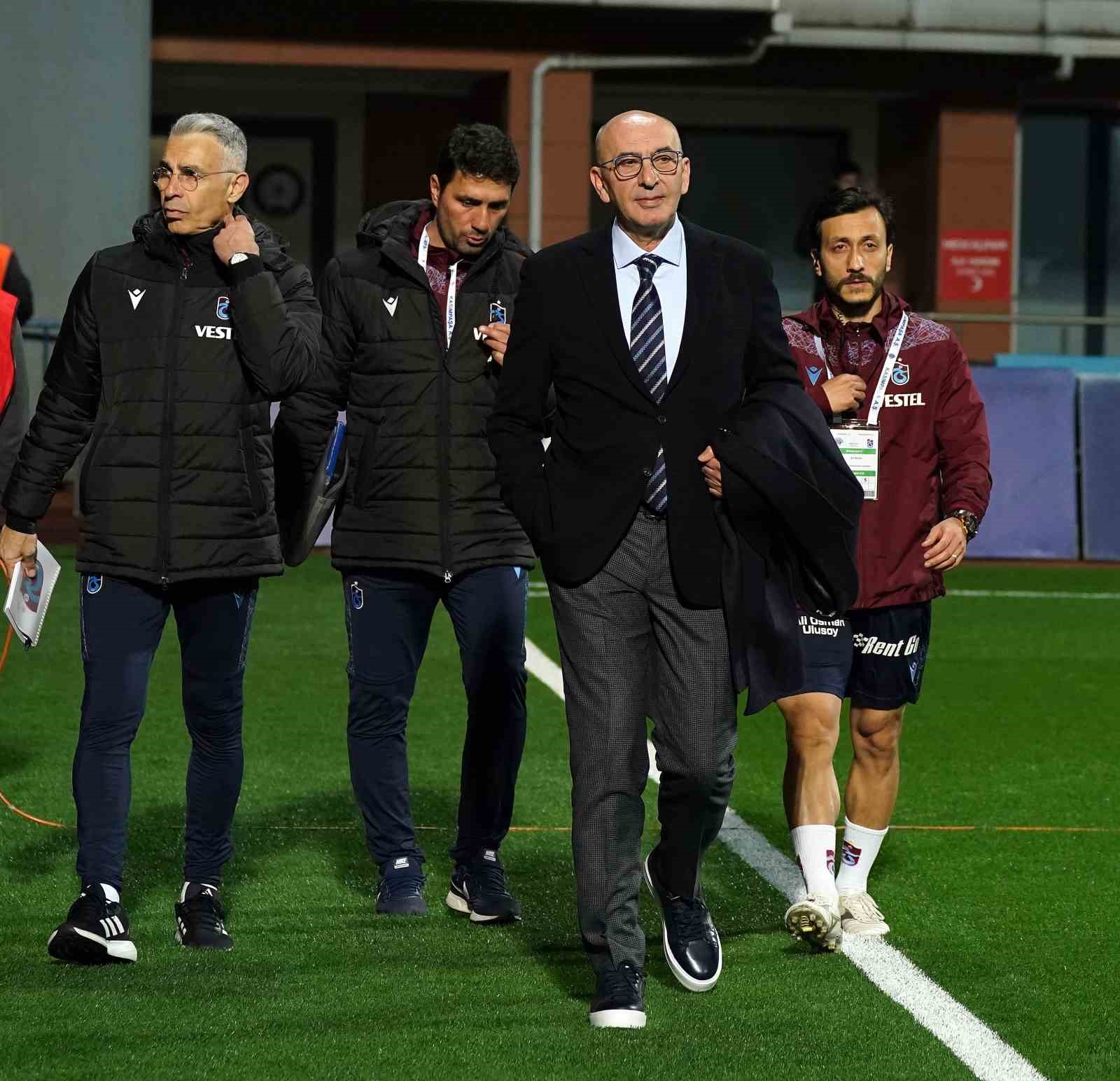 Spor Toto Süper Lig: Kasımpaşa: 0 – Trabzonspor: 0 (Maç devam ediyor) SPOR TOTO SÜPER LİG'İN 28. HAFTASINDA KASIMPAŞA, TRABZONSPOR'U KONUK EDİYOR.