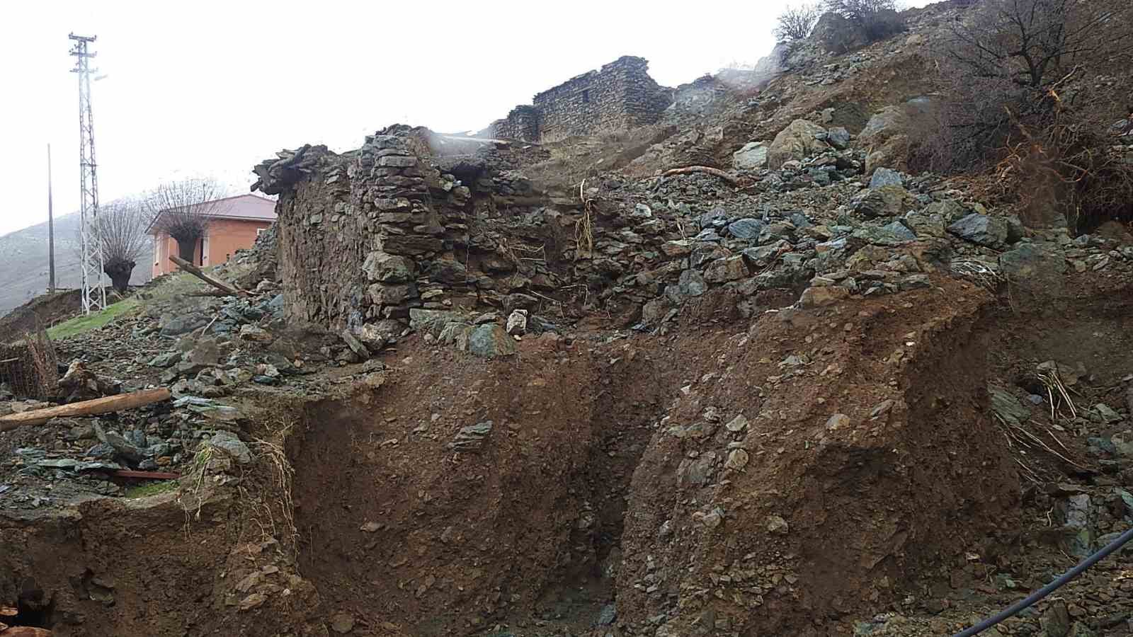 SU TAŞKININDAN MEZRA ZARAR GÖRDÜ