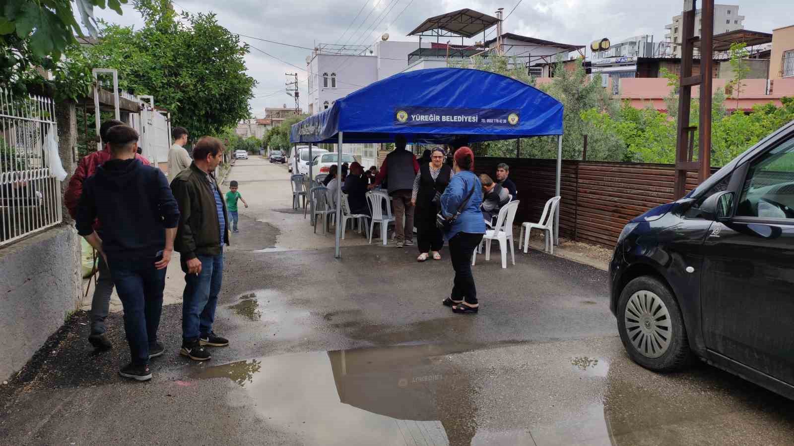 AİLE, MERKEZ YÜREĞİR İLÇESİNE BAĞLI KARACAOĞLAN MAHALLESİ’NDE TAZİYELERİ KABUL EDİYOR.