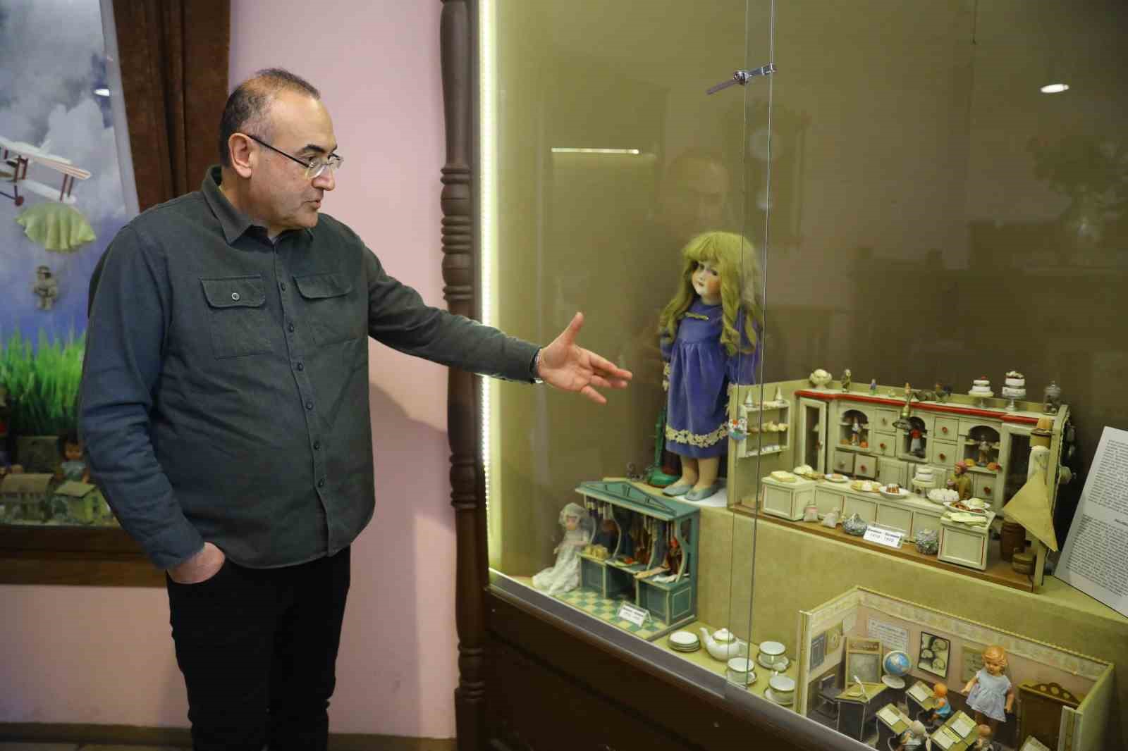 ANTALYA BÜYÜKŞEHİR BELEDİYESİ OYUNCAK MÜZESİ’NİN KURULUŞUNA ÖNCÜLÜK EDEN ŞAİR VE