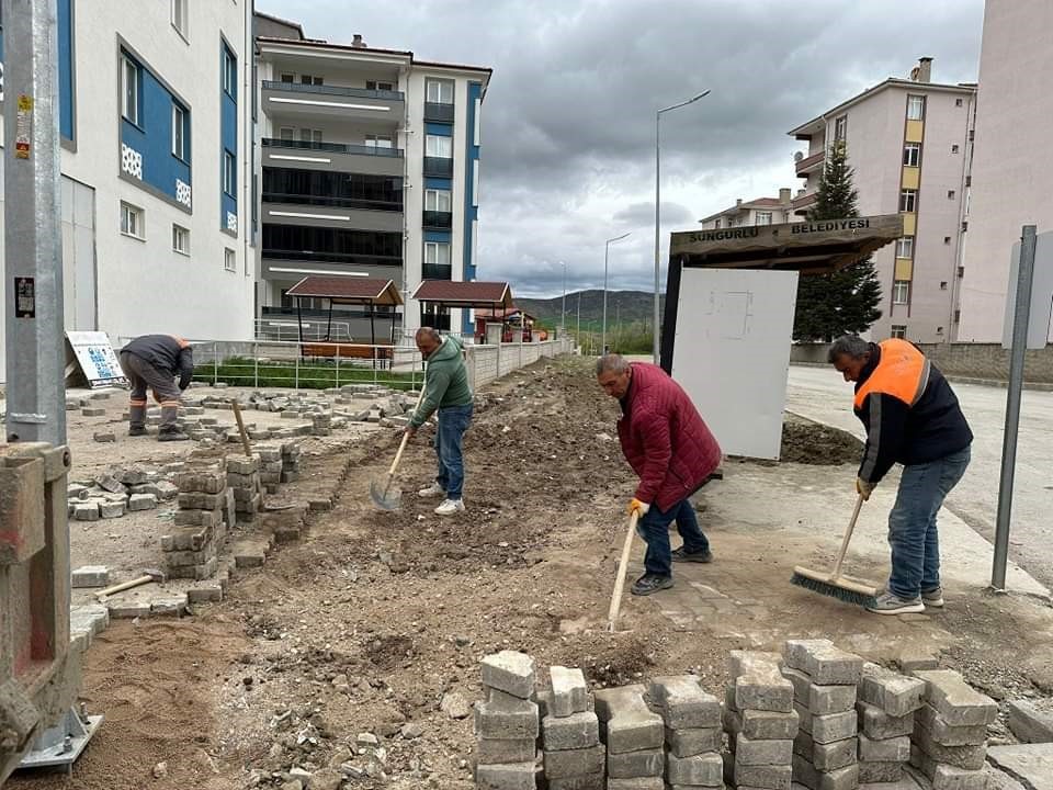 MAHALLELERDE YAPILAN ÇALIŞMALAR TÜM HIZIYLA DEVAM EDİYOR.