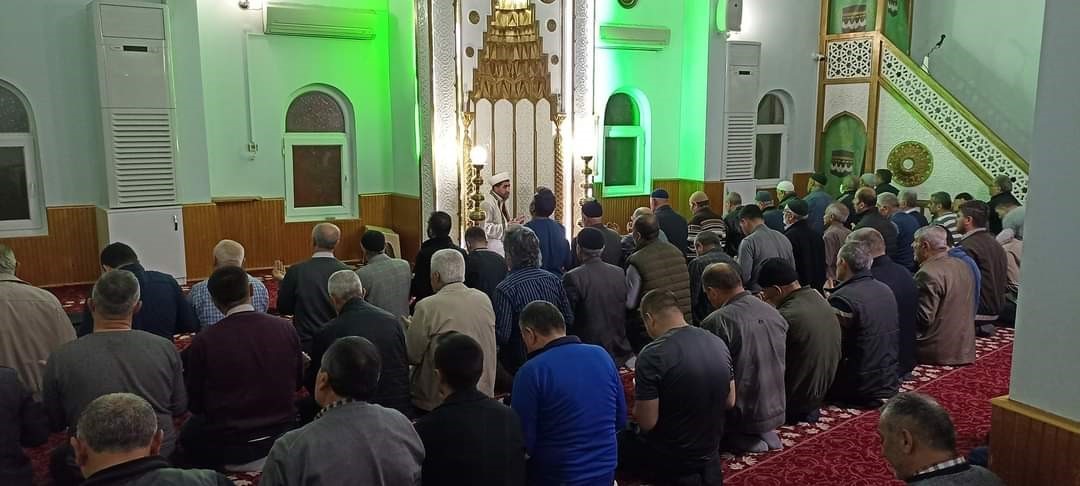 İSLAM DÜNYASININ EN KUTSAL GÜNLERİNDEN BİRİ OLAN KADİR GECESİ NEDENİYLE