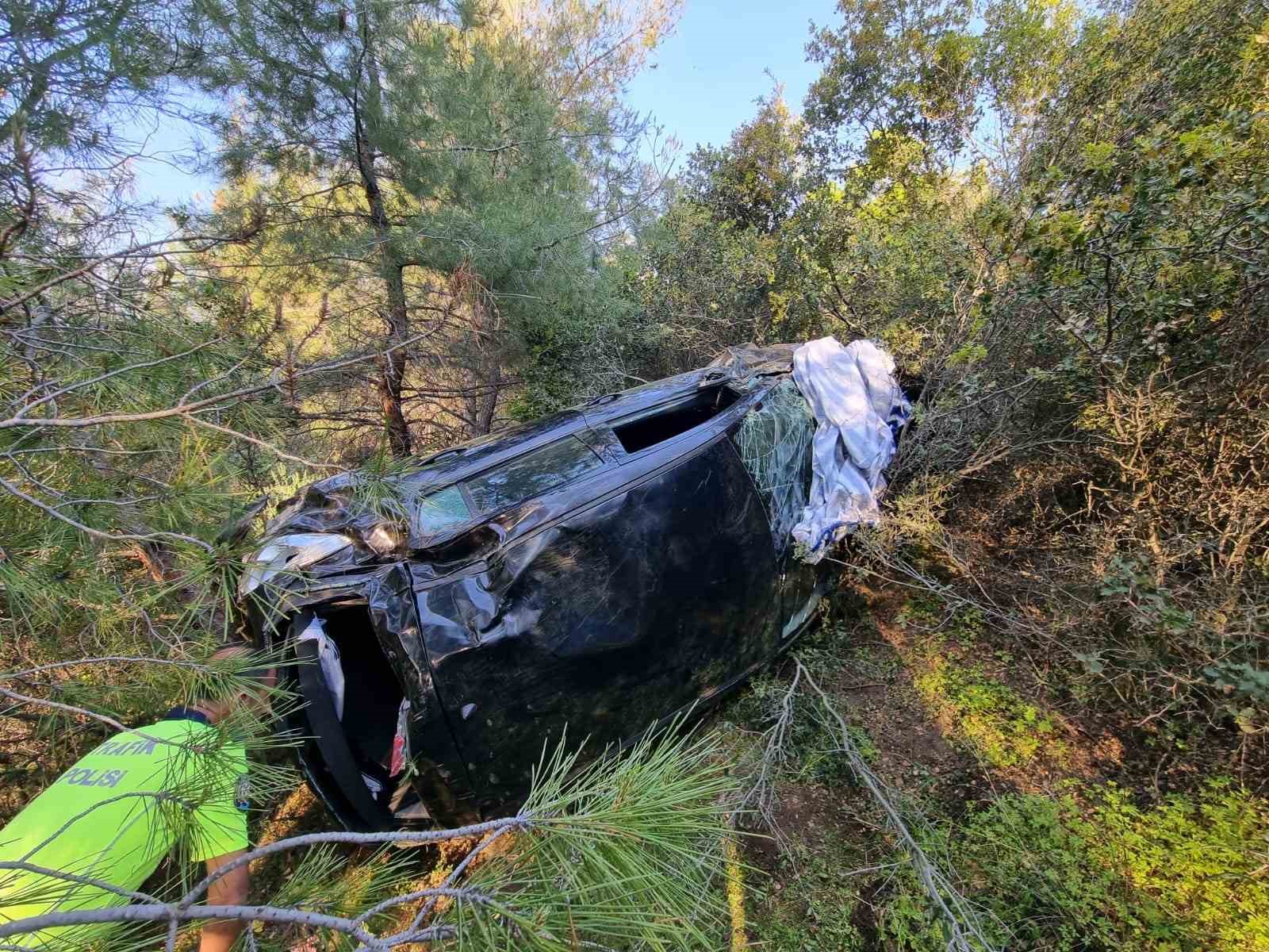 AYDIN'IN YENİPAZAR İLÇESİNDE MEYDANA GELEN TRAFİK KAZASINDA OTOMOBİL SÜRÜCÜSÜ ŞARAMPOLE