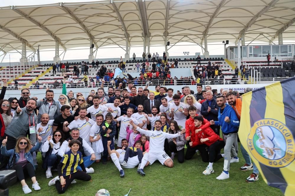 KAYSERİ’Yİ 3. LİG’DE TEMSİL ETME HAKKINI ELDE EDEN TALASGÜCÜ BELEDİYESPOR,