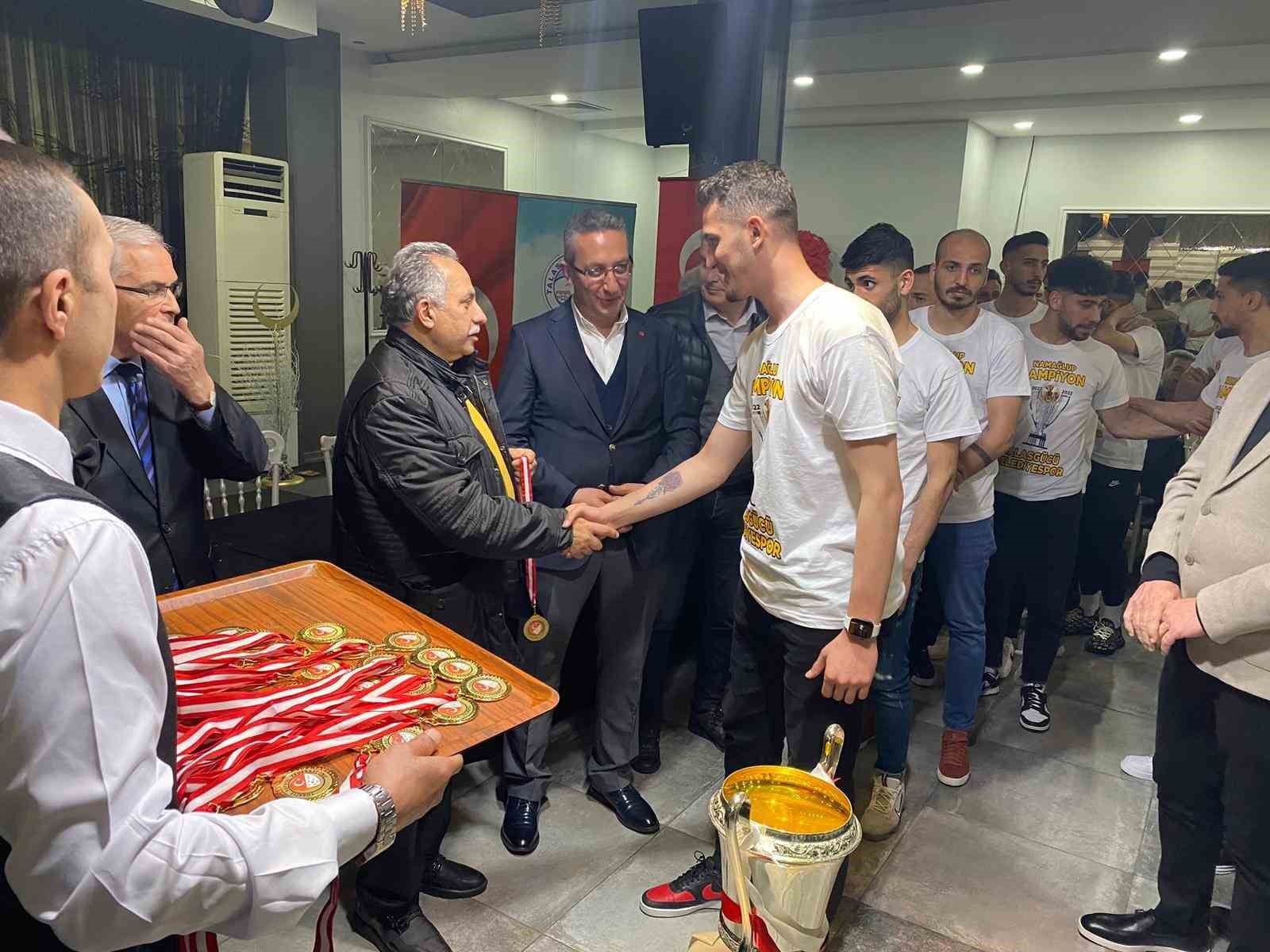 BÖLGESEL AMATÖR LİG (BAL) 6. GRUP ŞAMPİYONU TALASGÜCÜ BELEDİYESPOR, ŞAMPİYONLUK