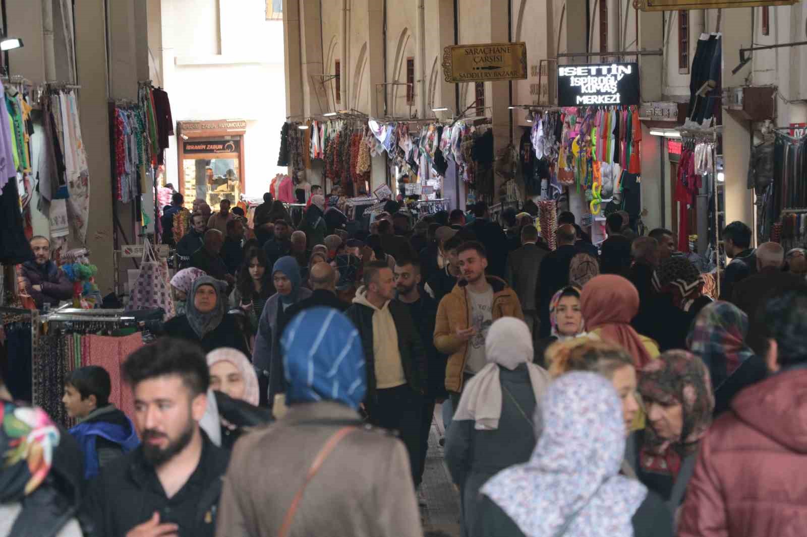 KAHRAMANMARAŞ MERKEZLİ MEYDANA GELEN DEPREMLERİ HAFİF HASARLA ATLATAN TARİHİ KAPALI