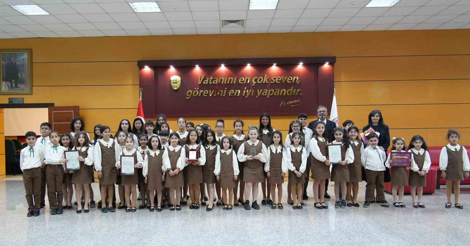 TARSUS BELEDİYESİ ÇOCUK KOROSU, YENİ KURULMASINA RAĞMEN ART ARDA GELEN