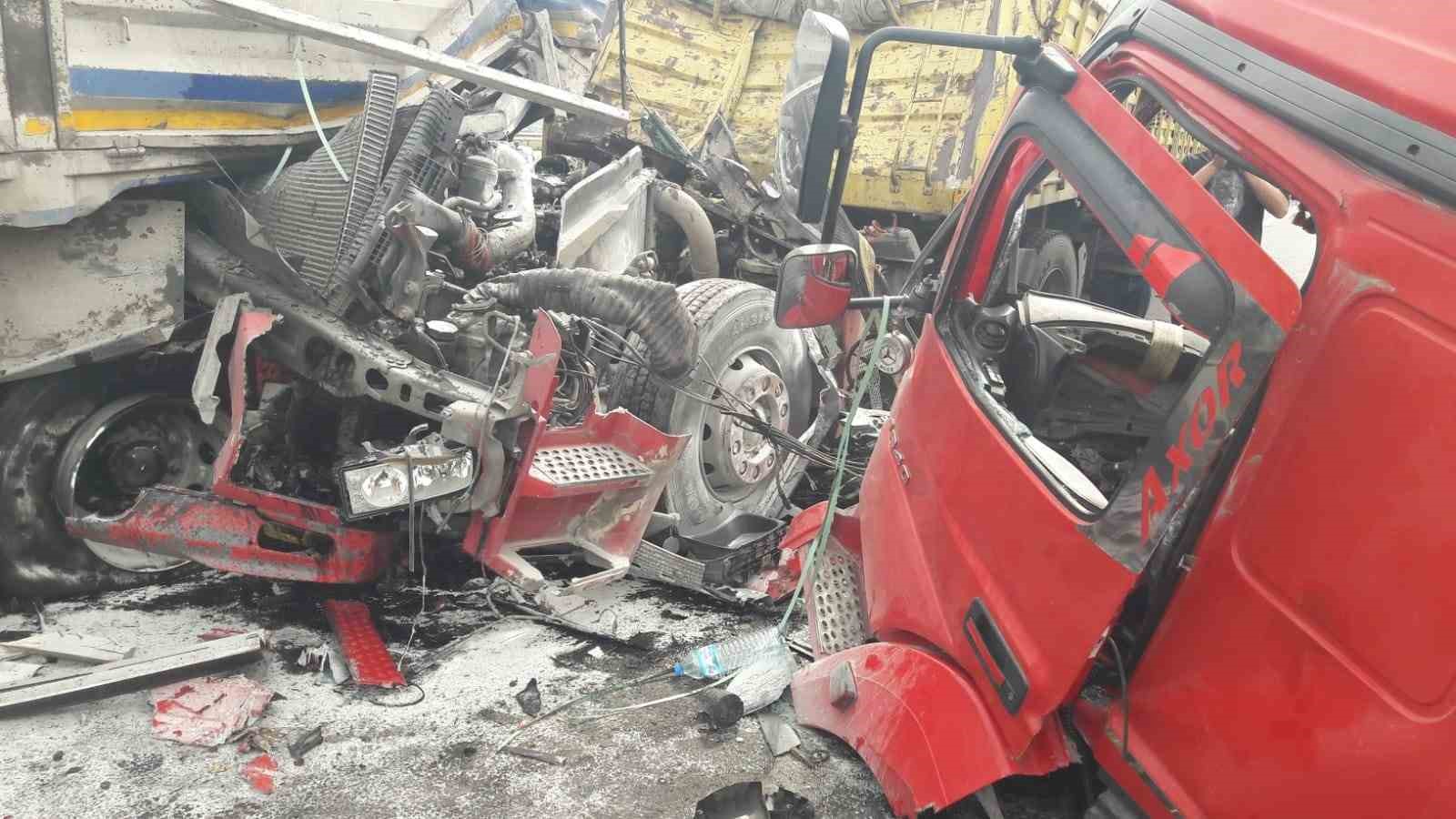 TARSUSTA TRAFİK KAZASI SONUCU 2 KİŞİ YARALANDI