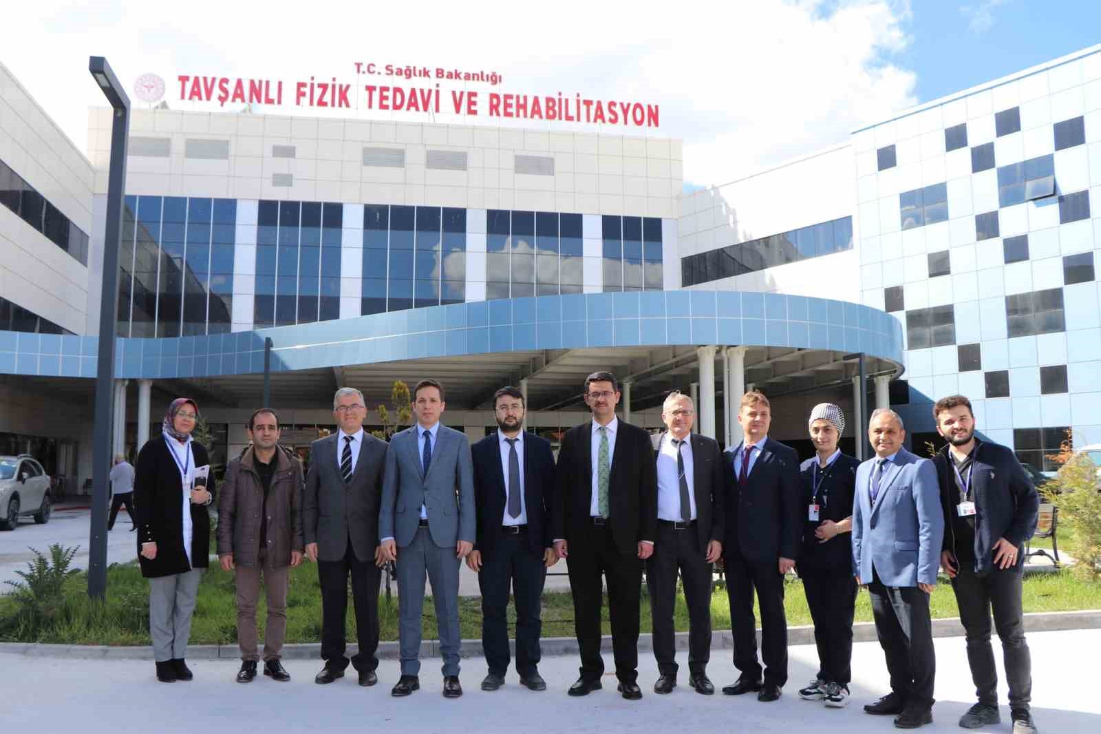 TAVŞANLI'DA 2. BASAMAK SAĞLIK HİZMETLERİ YERİNDE DEĞERLENDİRİLDİ