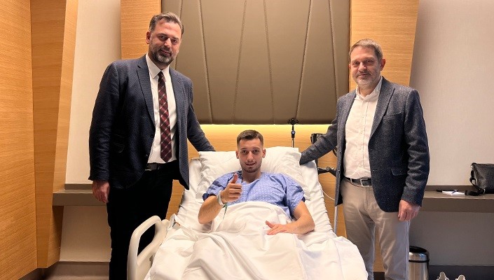 TAYYİP TALHA SANUÇ, ACIBADEM ALTUNİZADE HASTANESİ'NDE AMELİYAT EDİLDİ