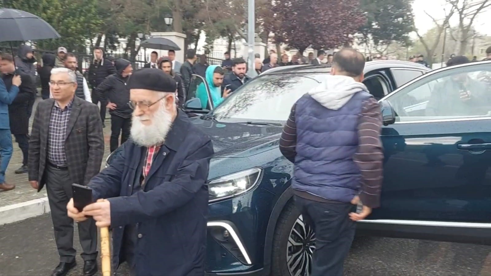 4 GÖZLE BU ANI BEKLİYORLARDI