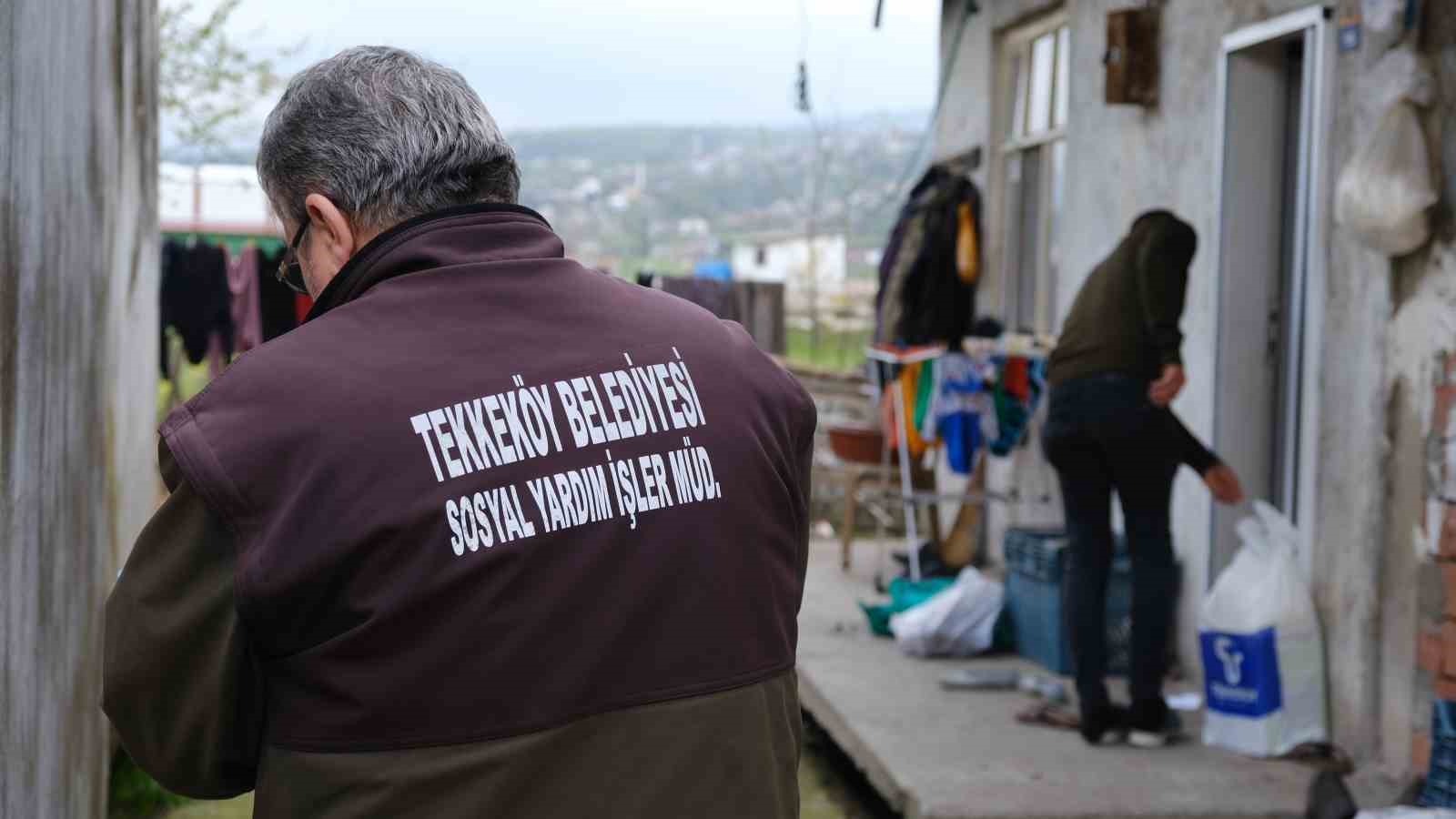 TEKKEKÖY BELEDİYESİ HAZIRLADIĞI RAMAZAN PAKETLERİNİ İHTİYAÇ SAHİBİ HANELERE ULAŞTIRMAYI SÜRDÜRÜYOR.