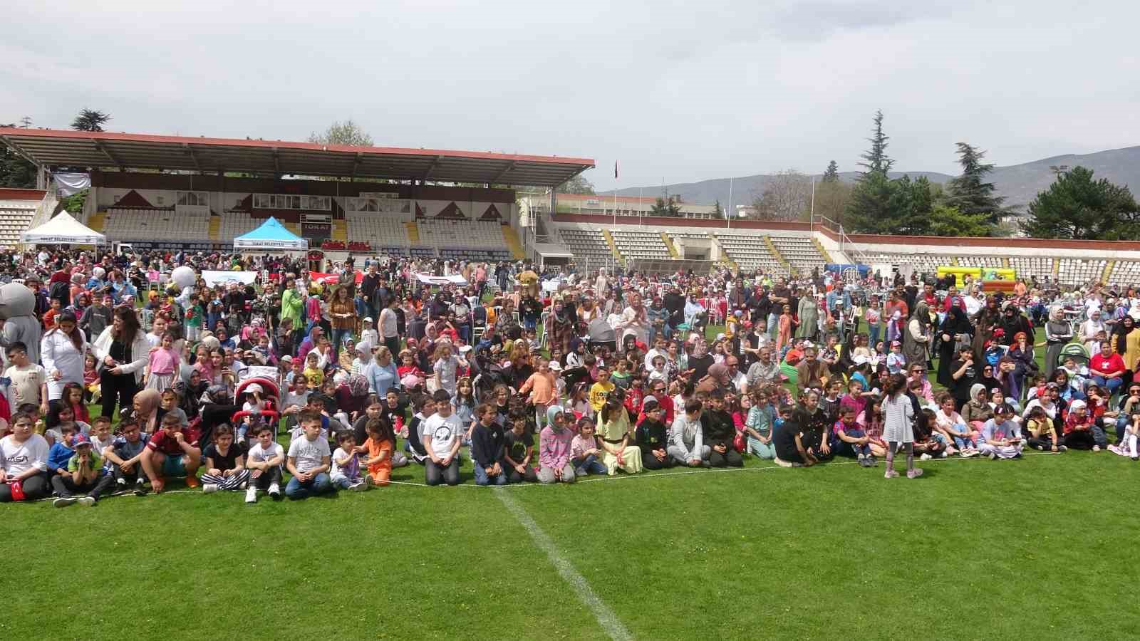 TOKAT'TA DÜZENLENEN TEKNE ORUCU İFTARINDA GAZİ OSMANPAŞA STADYUMU DOLDU TAŞTI.