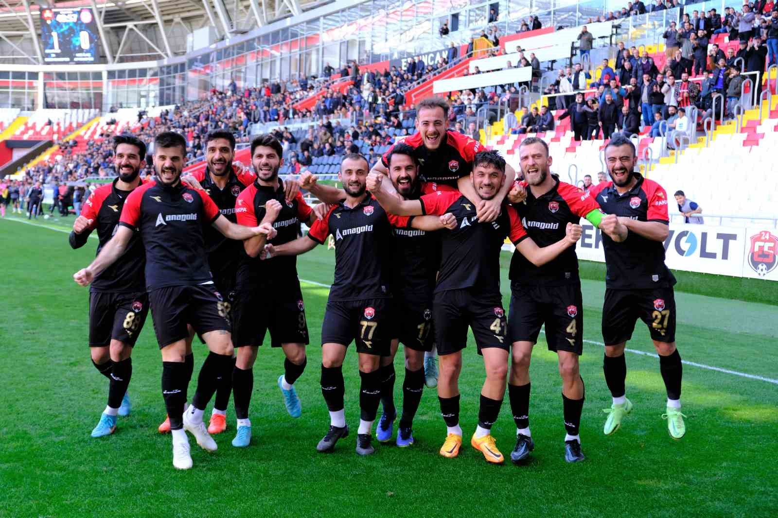TFF 2. LİG BEYAZ GRUPTA AFYONSPOR’U KENDİ EVİNDE AĞIRLAYAN 24ERZİNCANSPOR,