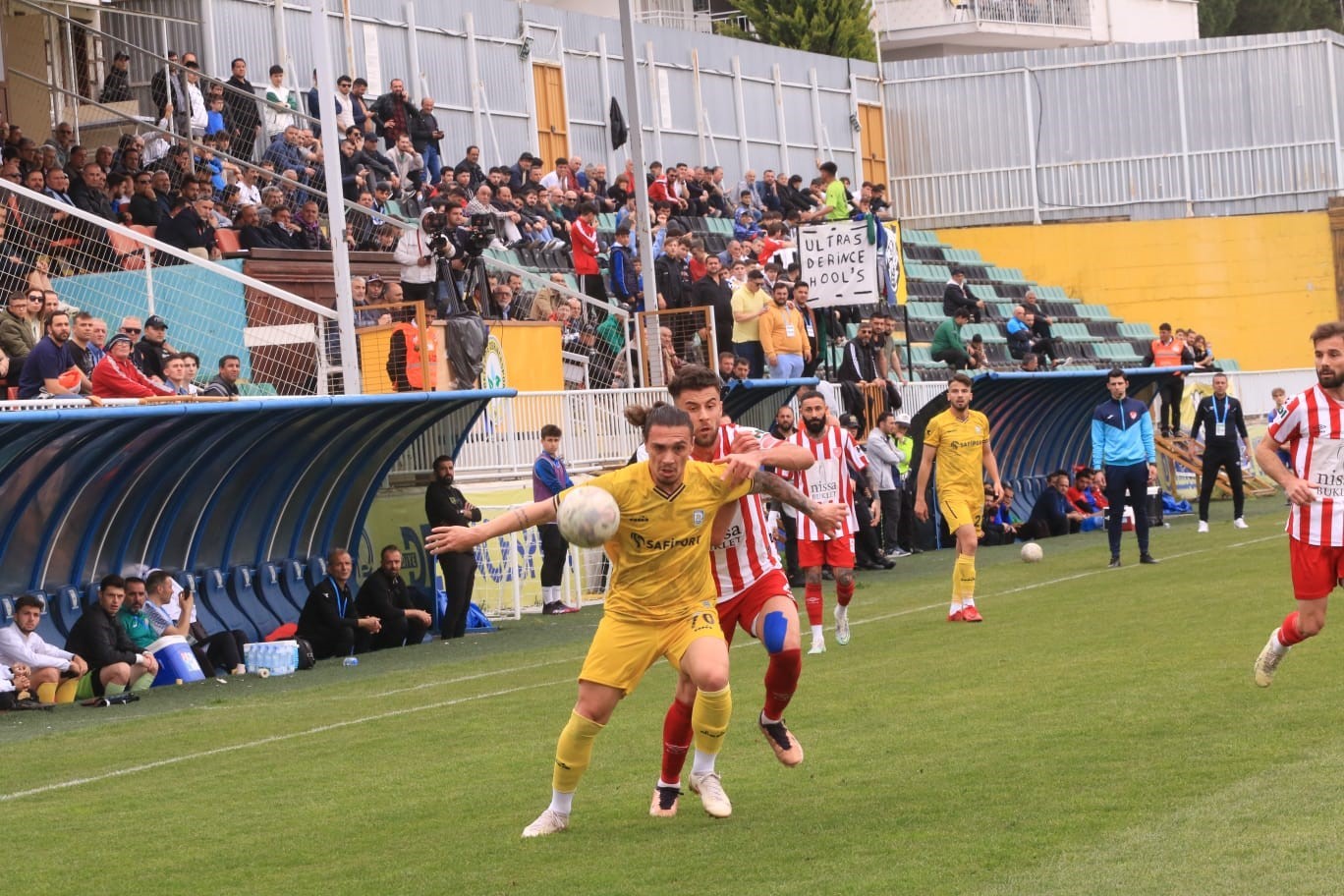 PLAY-OFF HATTINDAKİ KRİTİK MAÇTA BELEDİYE DERİNCESPOR, NEVŞEHİR BELEDİYESPOR'U AĞIRLADI.