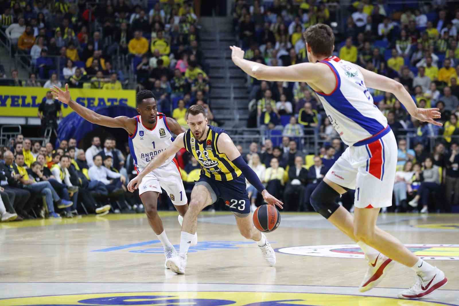 EUROLEAGUE'İN 33. HAFTASINDA TÜRK DERBİSİNDE FENERBAHÇE İLE ANADOLU EFES KARŞI