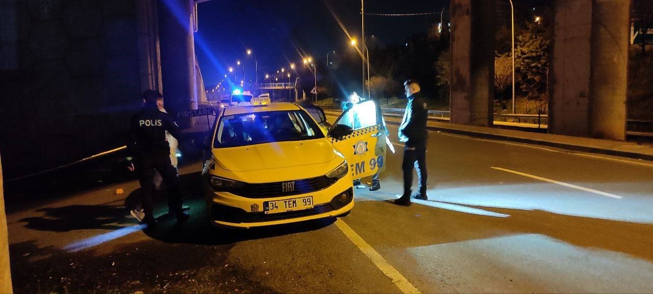 KOCAELİ’NİN ÇAYIROVA İLÇESİNDE TERK EDİLMİŞ TİCARİ TAKSİ İÇERİSİNDE SİLAHLA VURULMUŞ